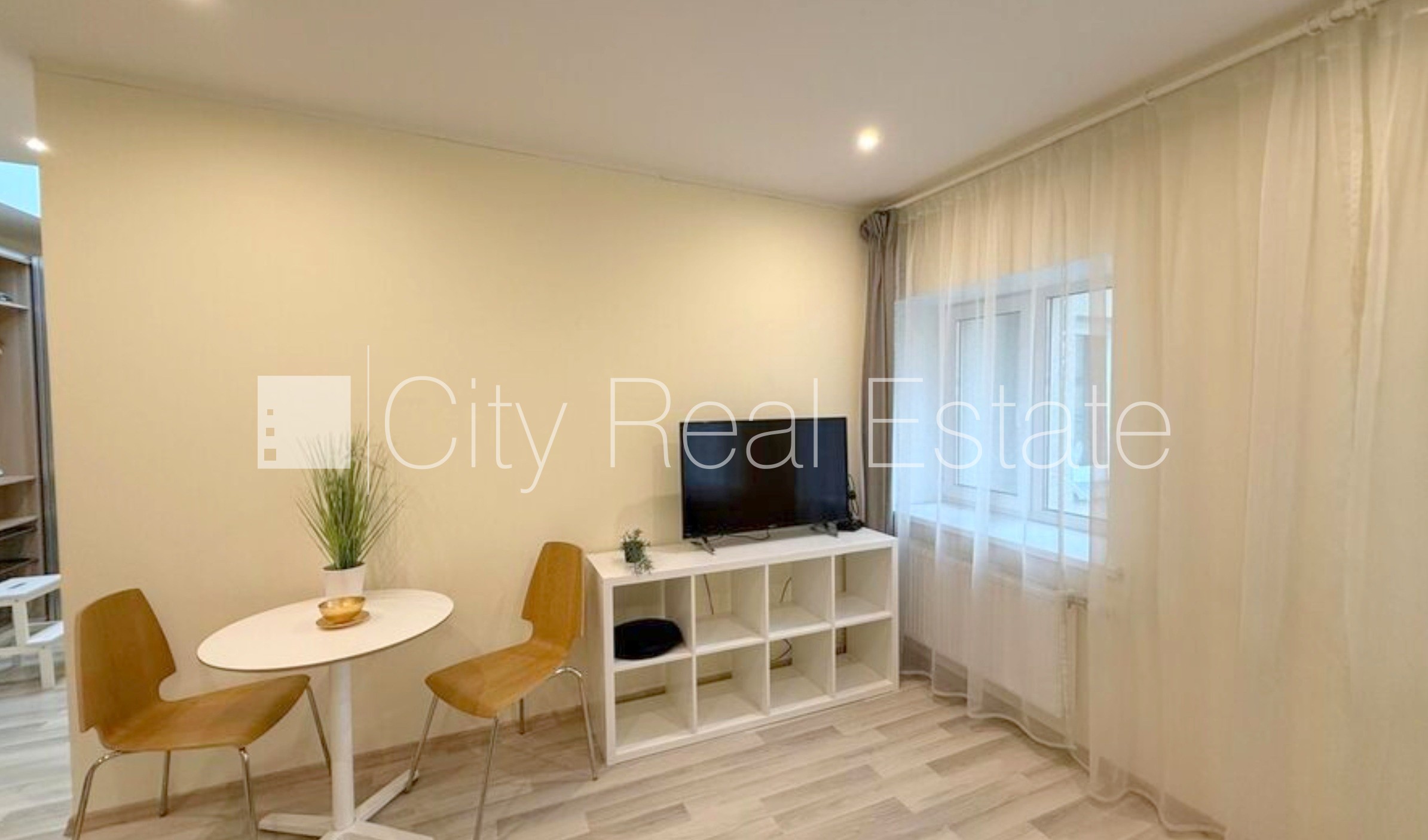 Sludinājumi. Pagalma ēka, renovēta māja, ieeja no pagalma, kāpņu telpa pēc kapitālā remonta, studio tipa, Cena: 419 EUR/mēn Foto #2