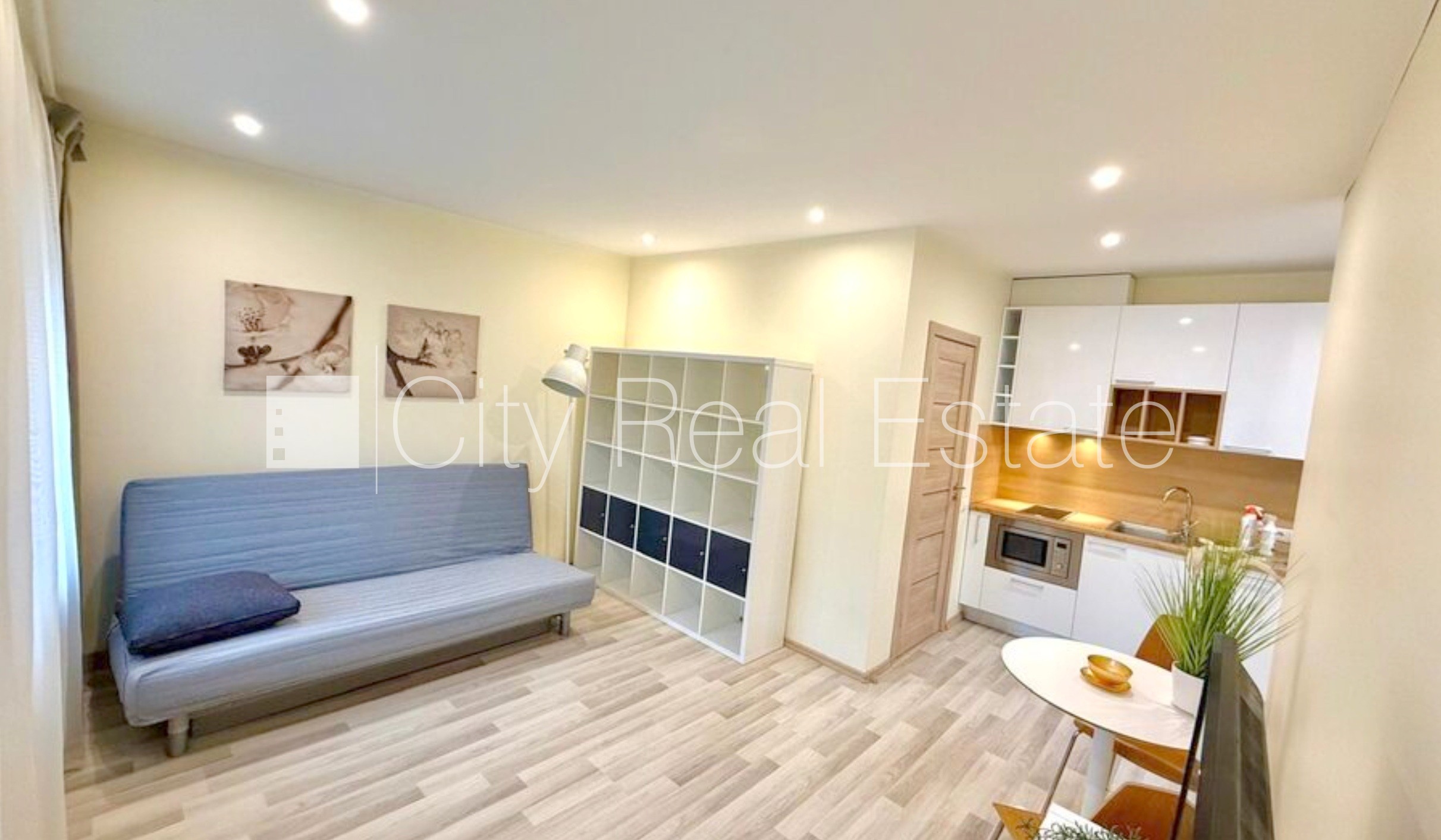 Sludinājumi. Pagalma ēka, renovēta māja, ieeja no pagalma, kāpņu telpa pēc kapitālā remonta, studio tipa, Cena: 419 EUR/mēn Foto #1