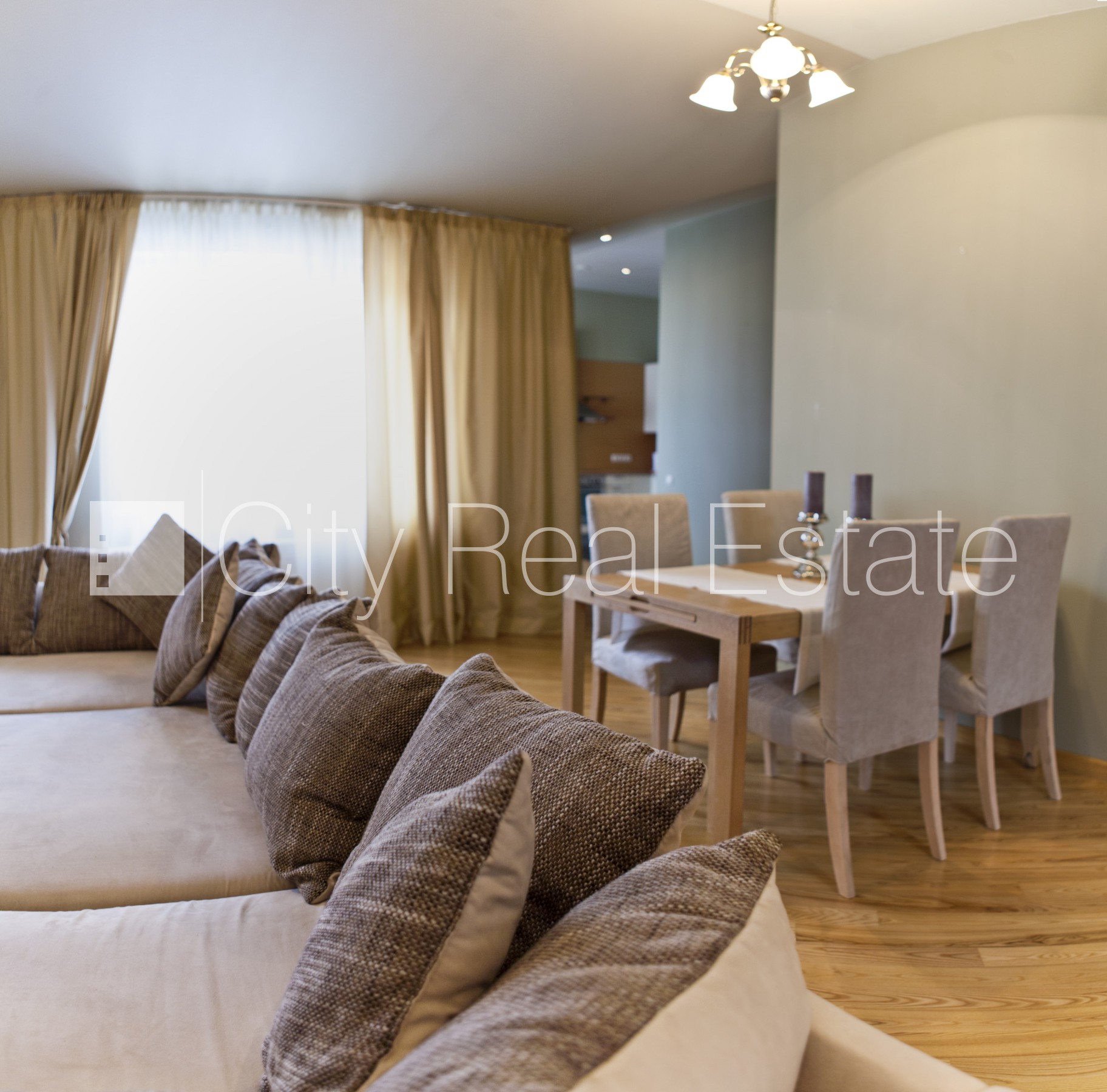 Sludinājumi. Projekts - Palisade, fasādes māja, restaurēta māja, mansards, ir lifts, kāpņu telpa pēc kapitālā Cena: 302400 EUR Foto #4