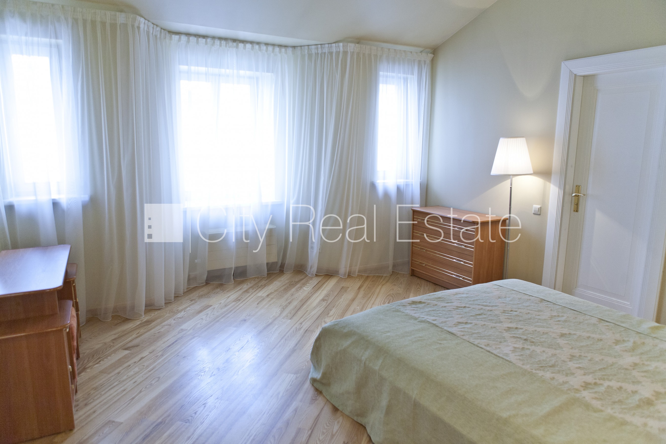 Sludinājumi. Projekts - Palisade, fasādes māja, restaurēta māja, mansards, ir lifts, kāpņu telpa pēc kapitālā Cena: 302400 EUR Foto #7