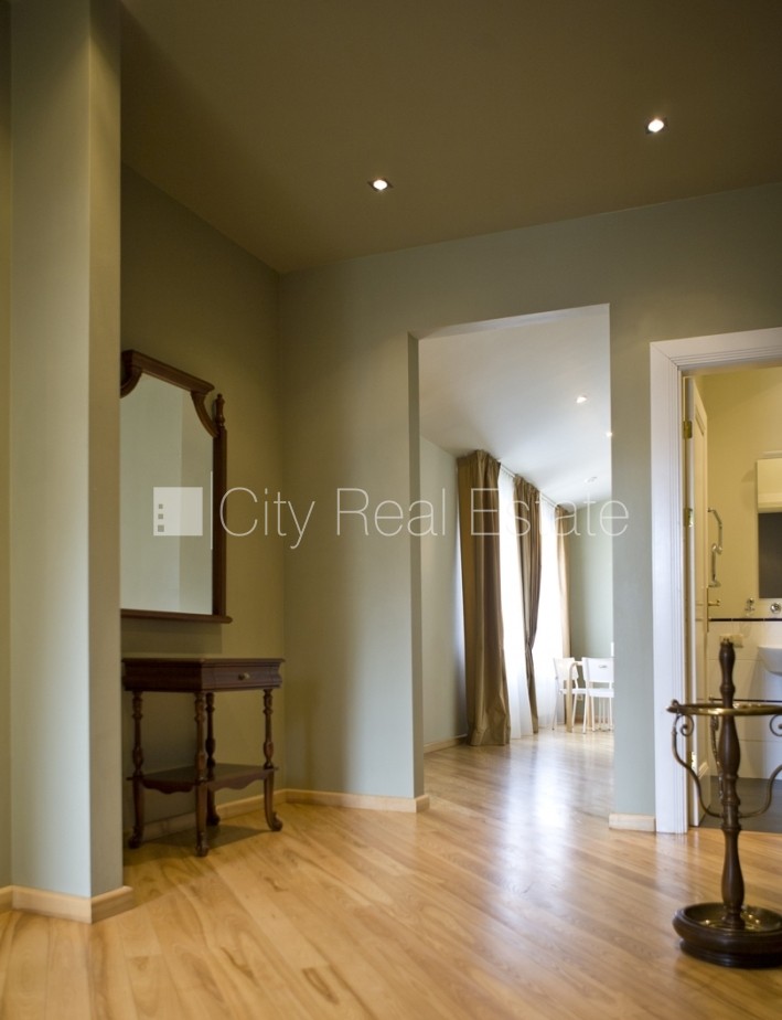 Sludinājumi. Projekts - Palisade, fasādes māja, restaurēta māja, mansards, ir lifts, kāpņu telpa pēc kapitālā Cena: 302400 EUR Foto #8