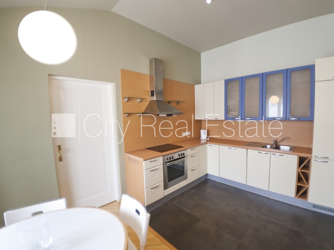 Sludinājumi. Projekts - Palisade, fasādes māja, restaurēta māja, mansards, ir lifts, kāpņu telpa pēc kapitālā Cena: 302400 EUR Foto #5