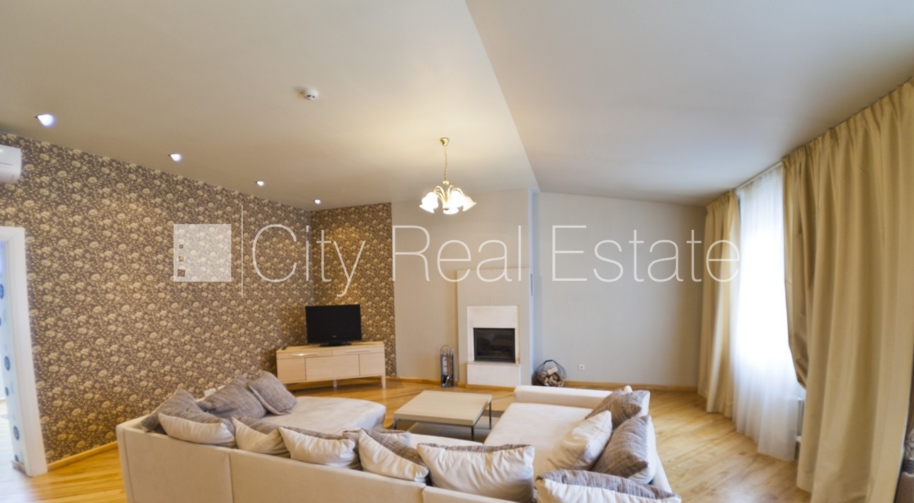 Sludinājumi. Projekts - Palisade, fasādes māja, restaurēta māja, mansards, ir lifts, kāpņu telpa pēc kapitālā Cena: 302400 EUR Foto #3