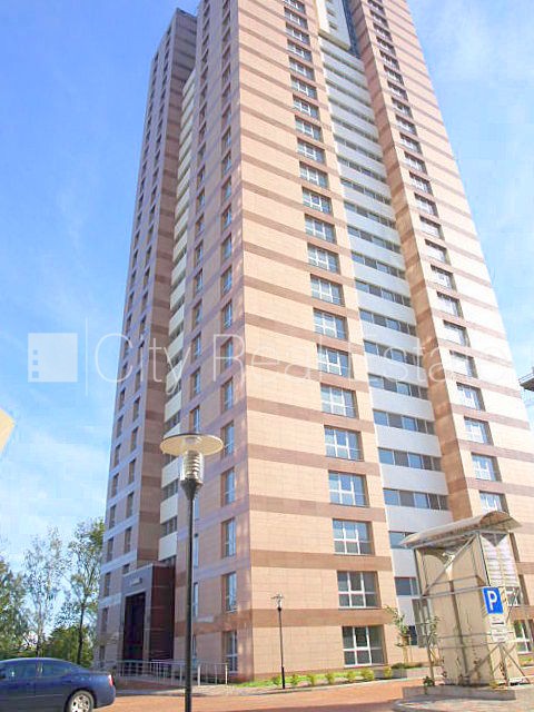 Sludinājumi. Jaunceltne, fasādes māja, labiekārtota apzaļumota teritorija, slēgta teritorija, garāžas vārti Cena: 650 EUR/mēn Foto #24