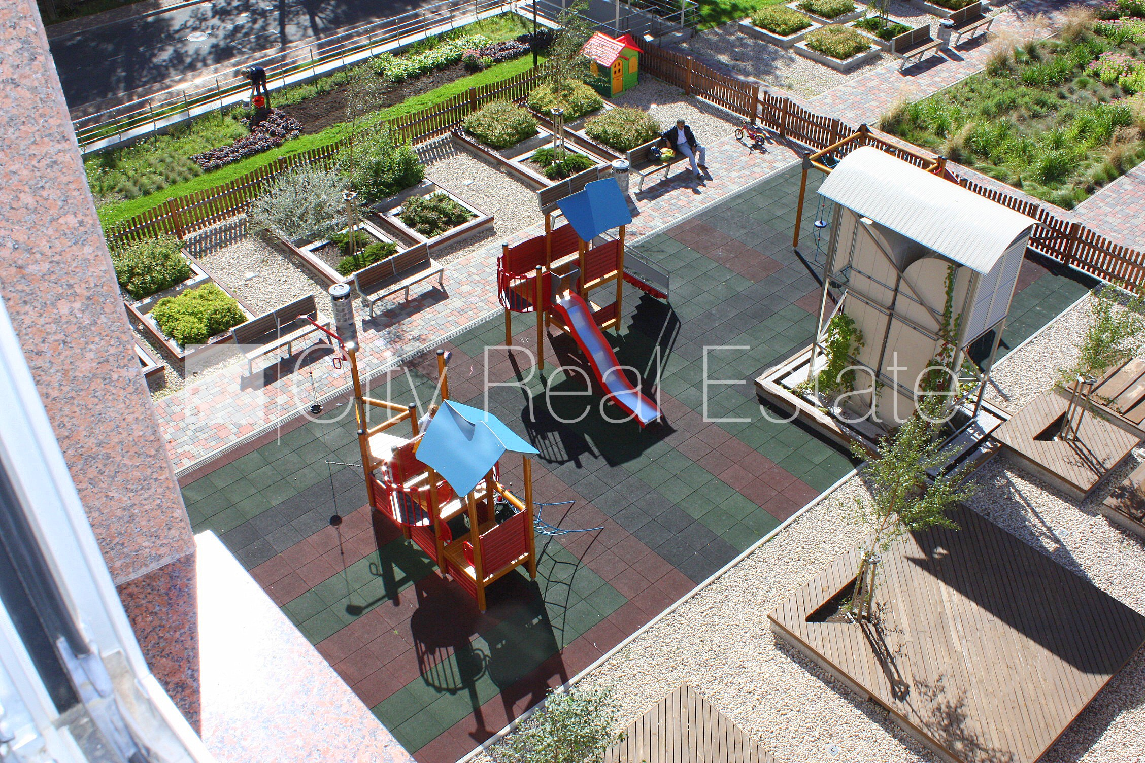 Sludinājumi. Jaunceltne, fasādes māja, labiekārtota apzaļumota teritorija, slēgta teritorija, garāžas vārti Cena: 650 EUR/mēn Foto #21