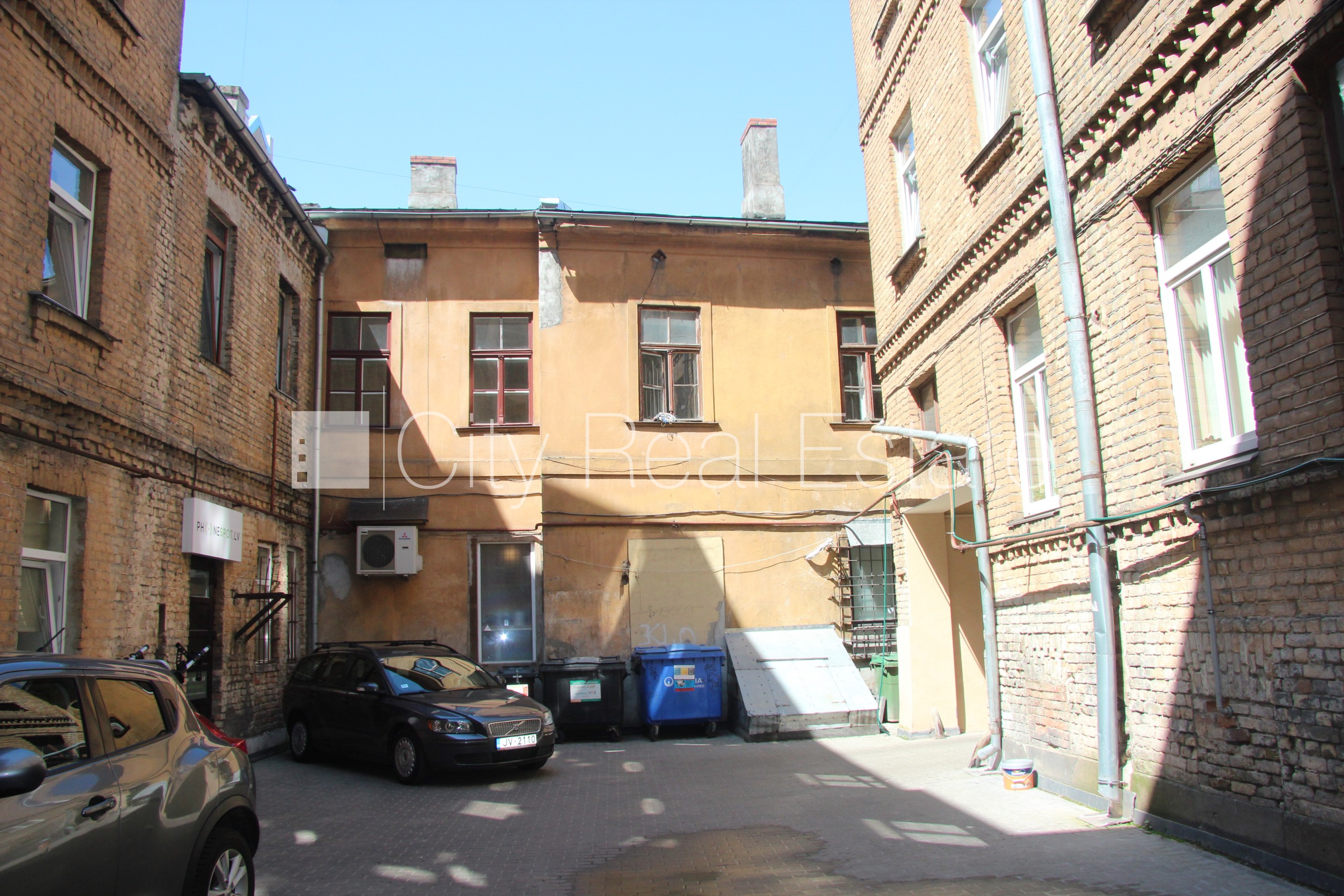 Sludinājumi. Pagalma māja, fasādes māja, dzīvokļu skaits ēkā  30 gab., metāla jumta segums, ķieģeļu mūra sienas, Cena: 3.7e+06 EUR Foto #22