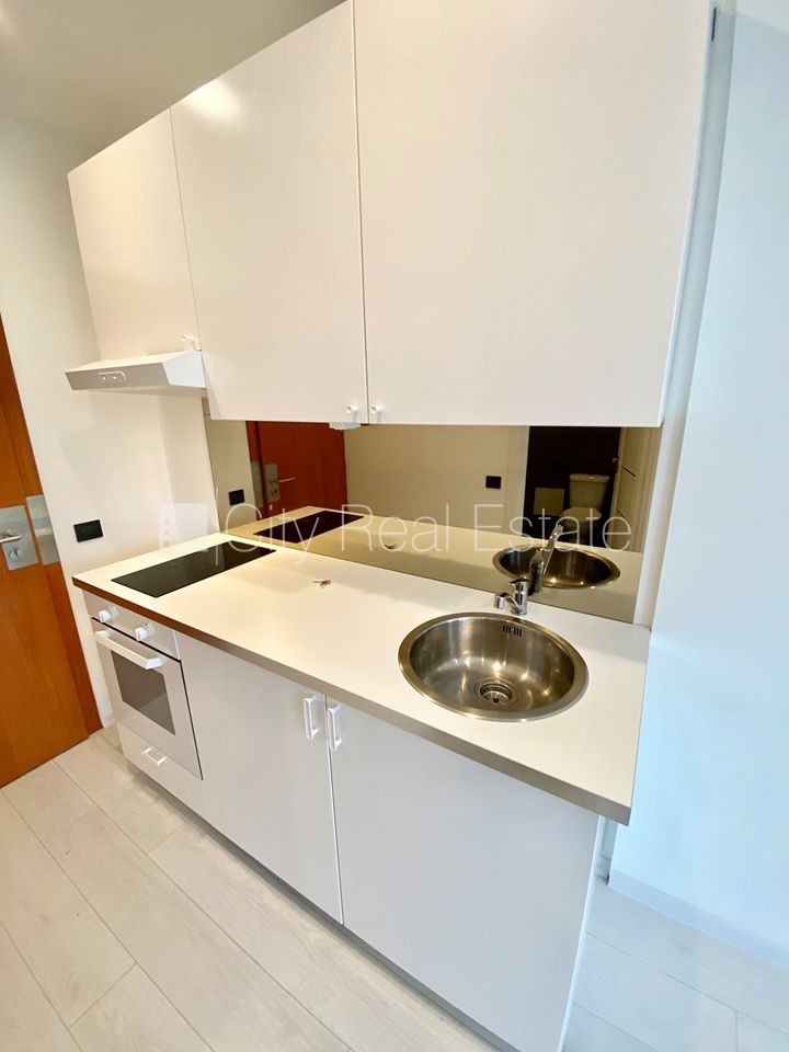 Объявление. Фасадный дом, реновированный дом, вход с улицы, лифт, лестничная клетка после капитального ремонта, Цена: 290 EUR/мес. Foto #4