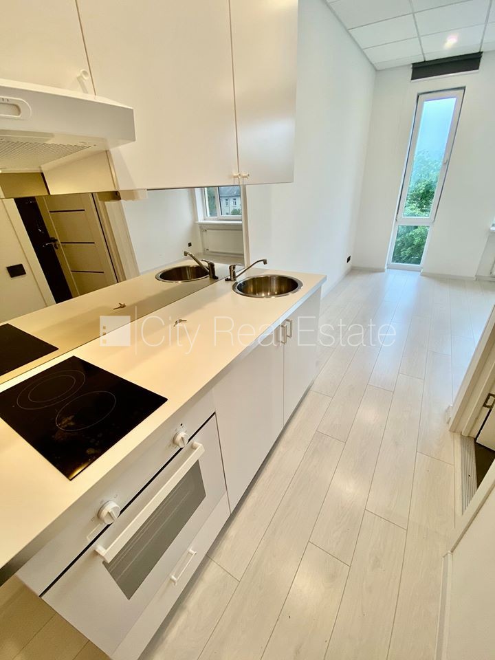 Объявление. Фасадный дом, реновированный дом, вход с улицы, лифт, лестничная клетка после капитального ремонта, Цена: 290 EUR/мес. Foto #5