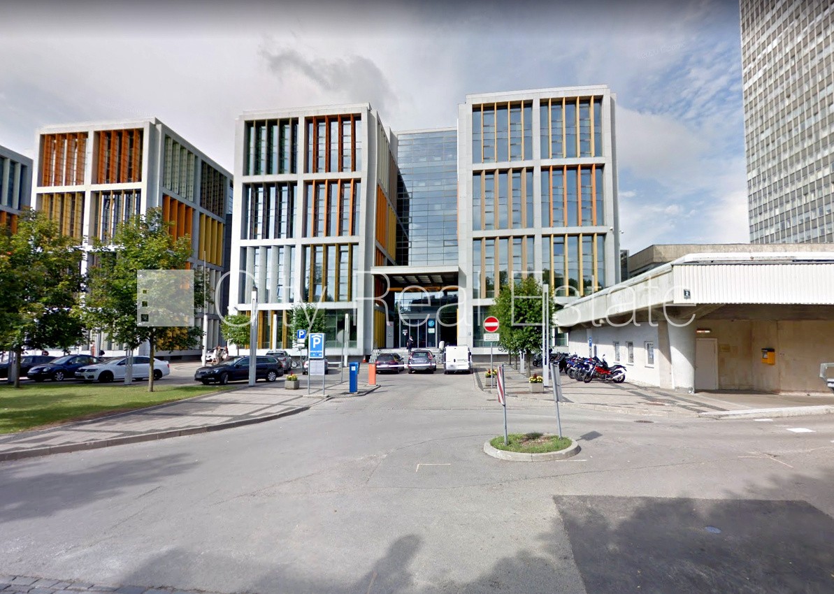 Sludinājumi. Labiekārtota apzaļumota teritorija, slēgta teritorija, vieta automašīnai, pazemes autostāvvieta, Cena: 2000 EUR/mēn Foto #15