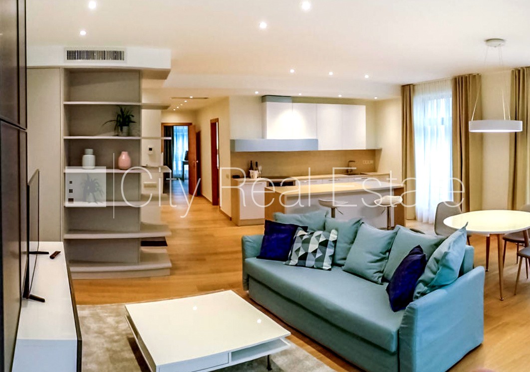 Sludinājumi. Labiekārtota apzaļumota teritorija, slēgta teritorija, vieta automašīnai, pazemes autostāvvieta, Cena: 2000 EUR/mēn Foto #2