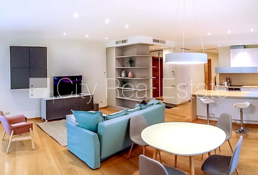 Sludinājumi. Labiekārtota apzaļumota teritorija, slēgta teritorija, vieta automašīnai, pazemes autostāvvieta, Cena: 2000 EUR/mēn Foto #3