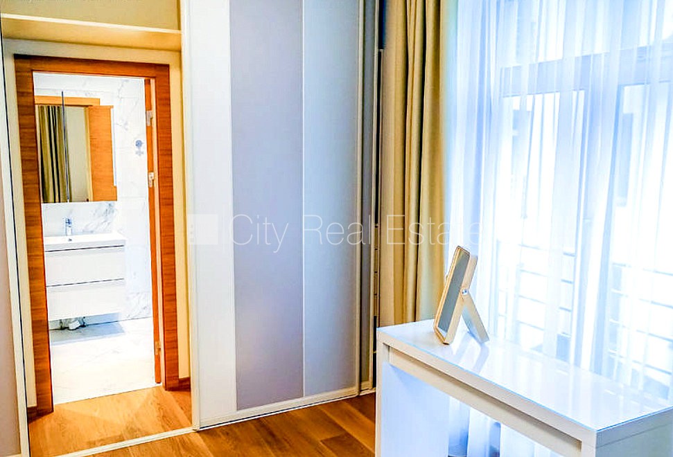 Sludinājumi. Labiekārtota apzaļumota teritorija, slēgta teritorija, vieta automašīnai, pazemes autostāvvieta, Cena: 2000 EUR/mēn Foto #7