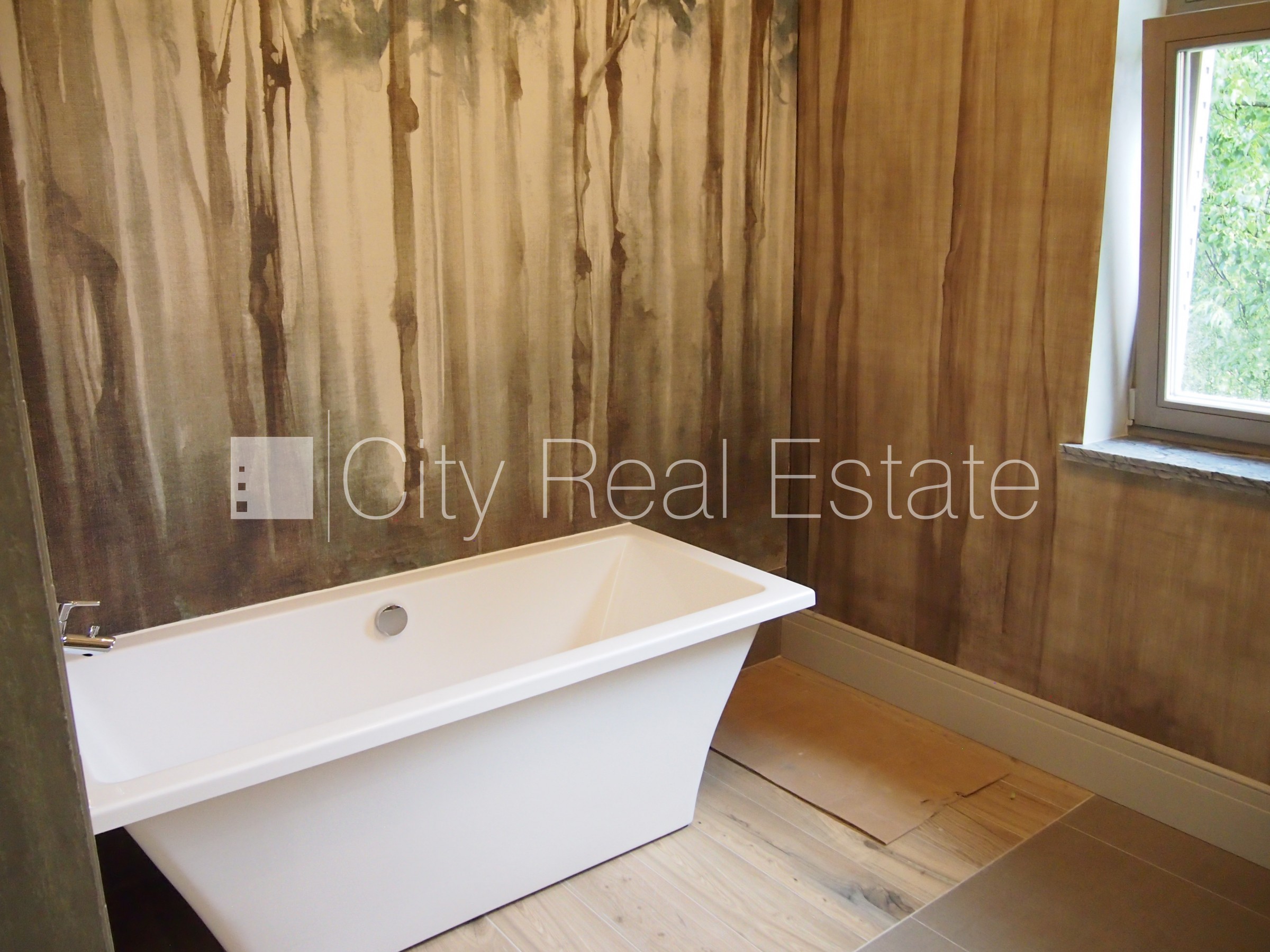 Sludinājumi. Privātmāja, labiekārtots apzaļumots pagalms, garāža vienai automašīnai, terase, guļamistabu skaits Cena: 7950 EUR/mēn Foto #22