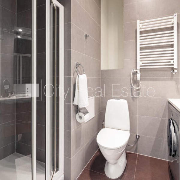 Sludinājumi. Renovēta māja, studio tipa, virtuve apvienota ar istabu, augstie griesti, mainīti radiatori, Cena: 450 EUR/mēn Foto #7