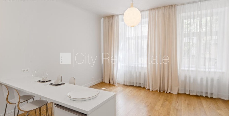 Sludinājumi. Renovēta māja, studio tipa, virtuve apvienota ar istabu, augstie griesti, mainīti radiatori, Cena: 450 EUR/mēn Foto #5