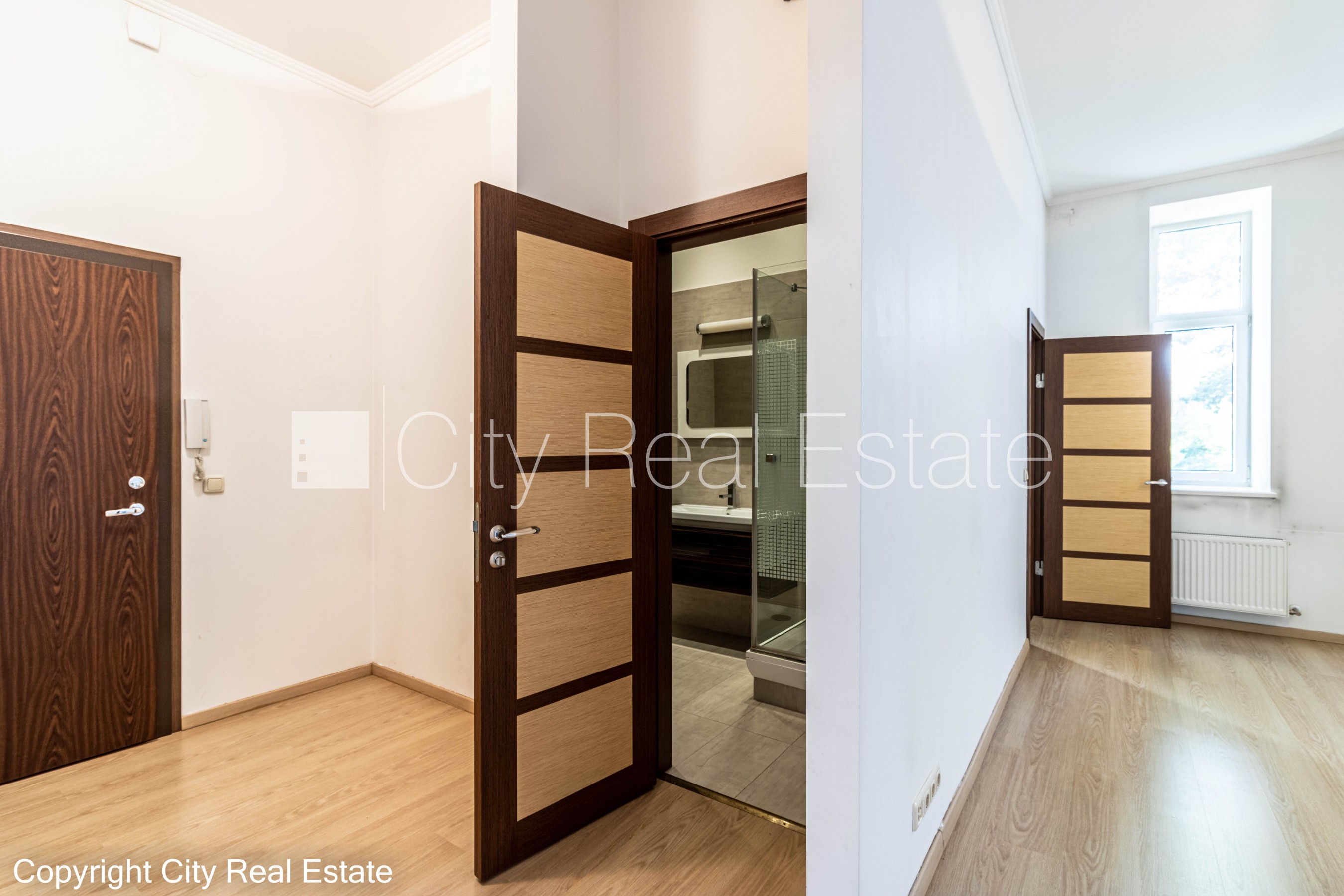 Sludinājumi. Zeme īpašumā, fasādes māja, mainīts Jumta segums, ķieģeļu mūra sienas, labiekārtots apzaļumots Cena: 155000 EUR Foto #4