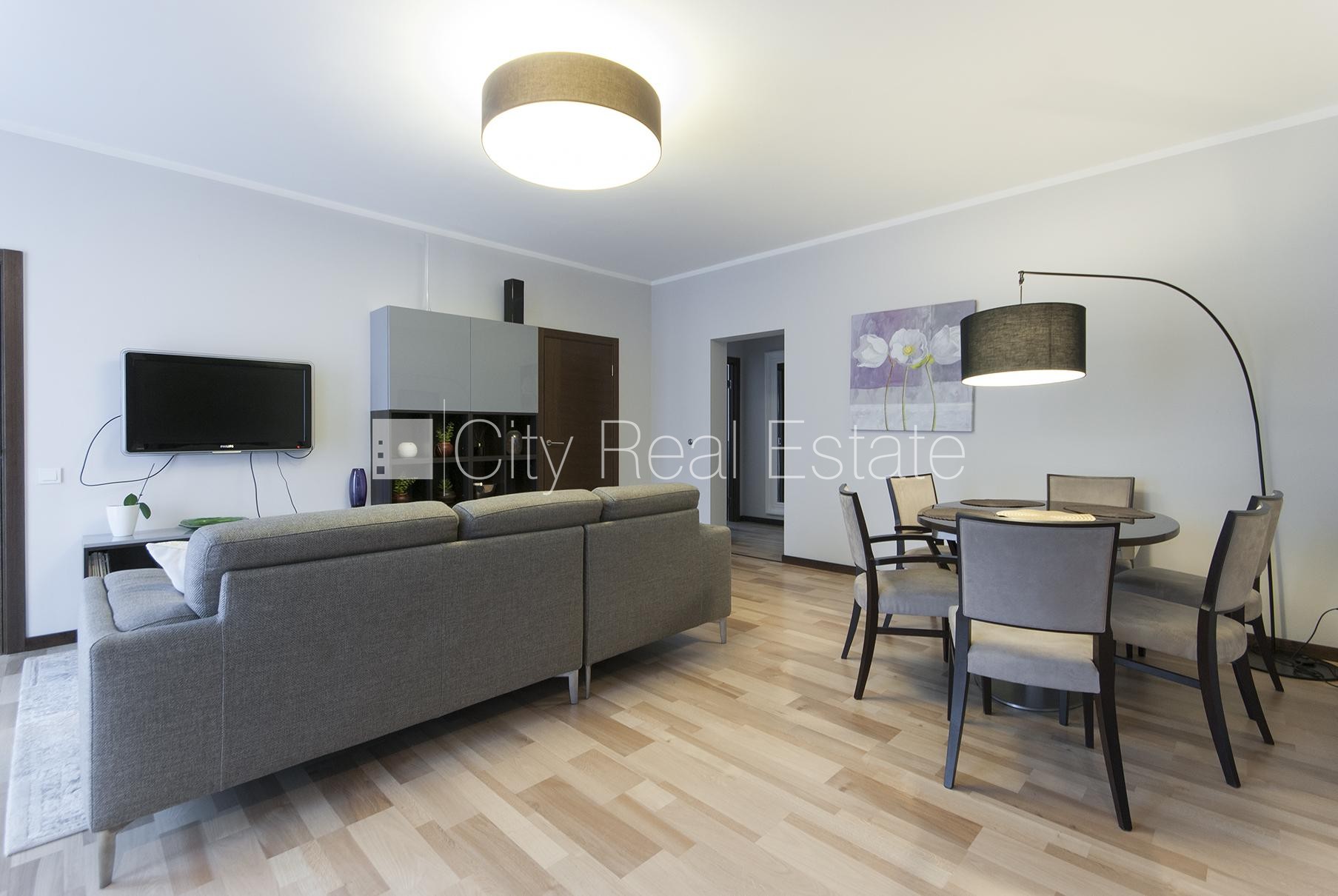 Объявление. Новостройка, благоустроенная озеленённая территория, закрытая территория, территория обнесена Цена: 275000 EUR Foto #2