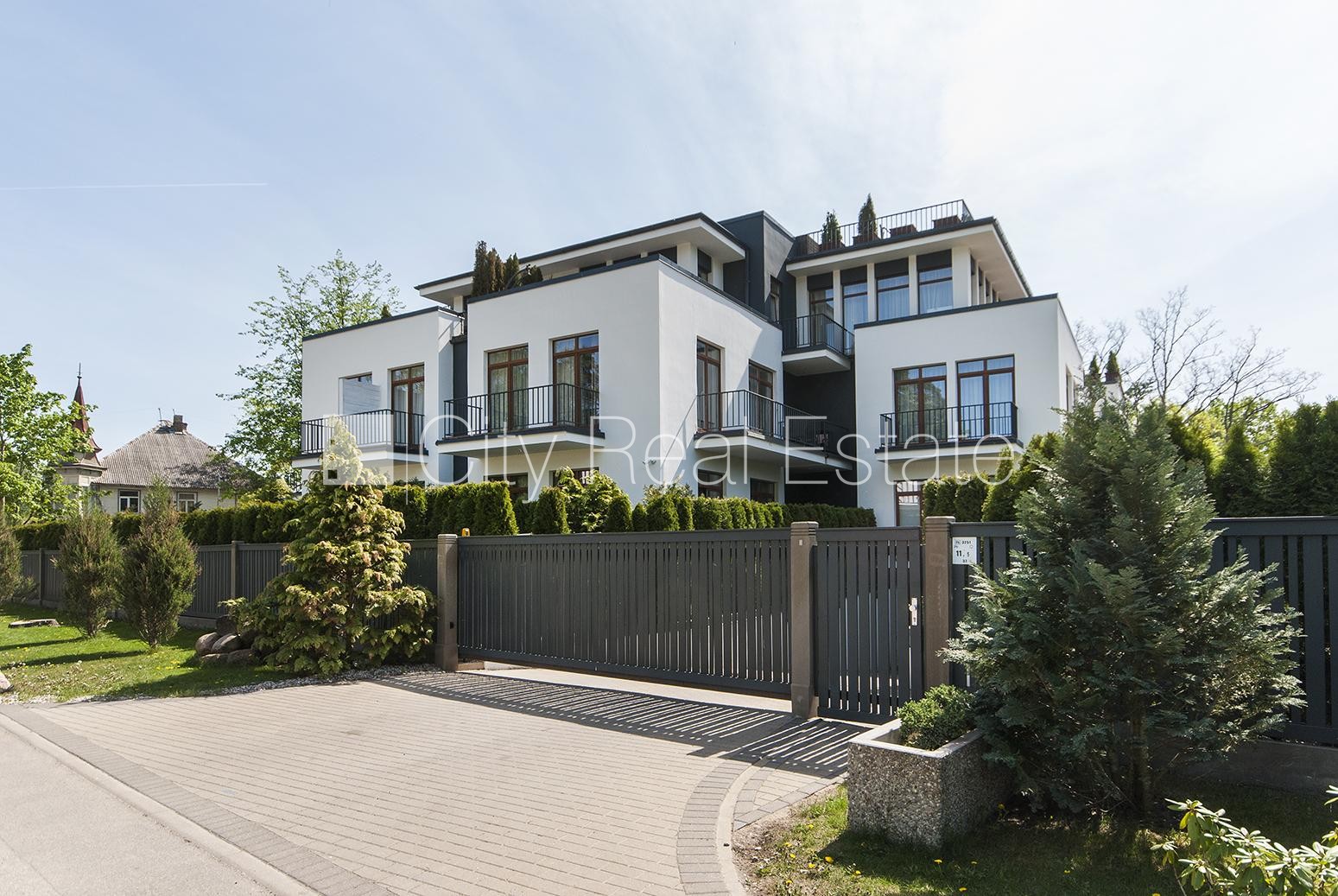 Объявление. Новостройка, благоустроенная озеленённая территория, закрытая территория, территория обнесена Цена: 275000 EUR Foto #8