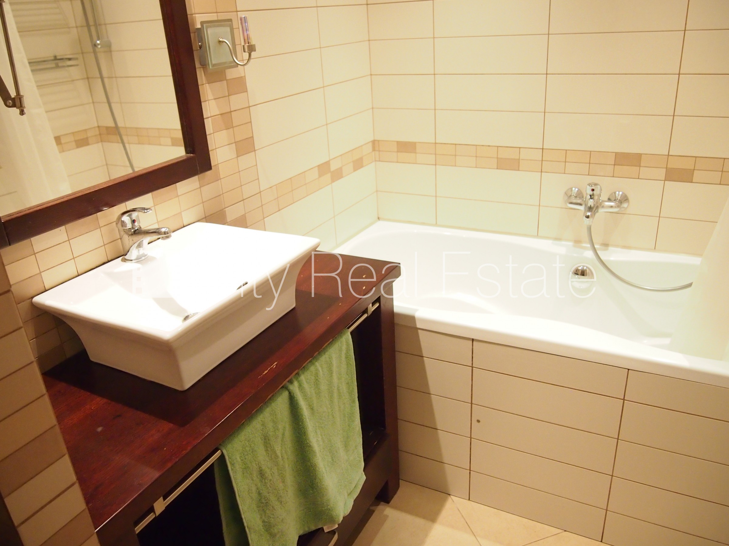 Sludinājumi. Labiekārtots apzaļumots pagalms, vieta automašīnai, iestiklota lodžija, guļamistabu skaits 2 gab., Cena: 420 EUR/mēn Foto #13