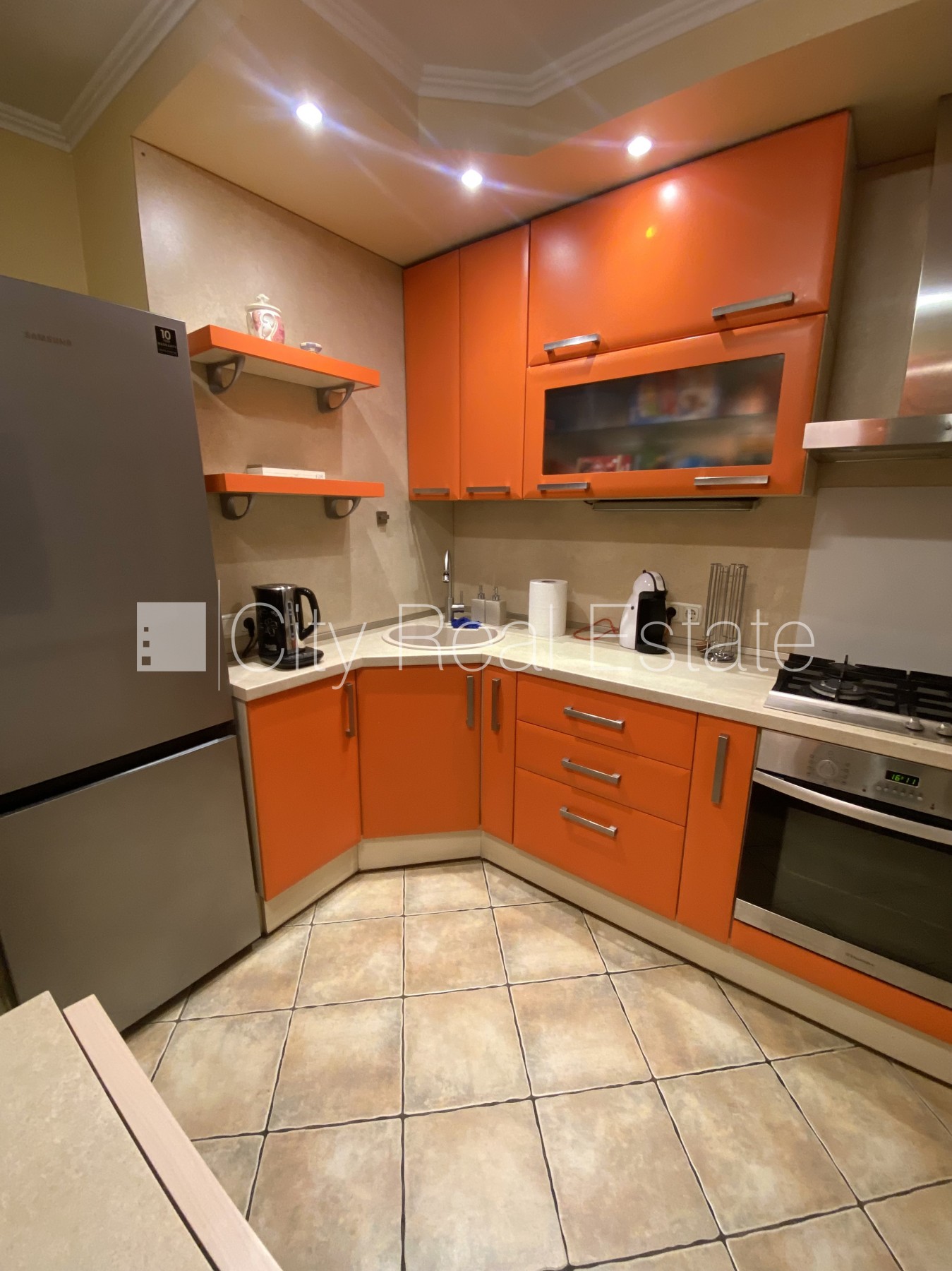 Sludinājumi. Labiekārtots apzaļumots pagalms, vieta automašīnai, iestiklota lodžija, guļamistabu skaits 2 gab., Cena: 420 EUR/mēn Foto #8