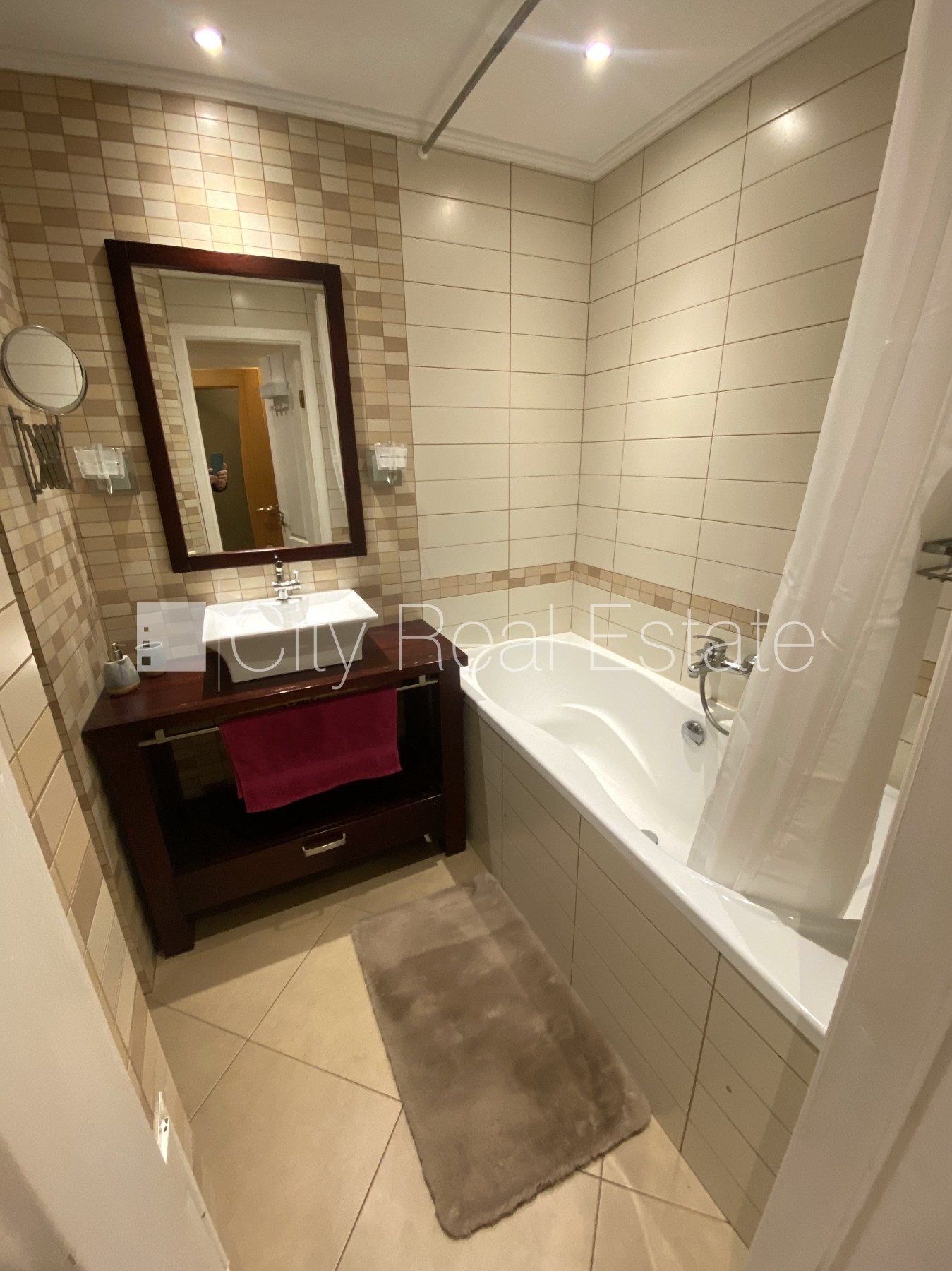 Sludinājumi. Labiekārtots apzaļumots pagalms, vieta automašīnai, iestiklota lodžija, guļamistabu skaits 2 gab., Cena: 420 EUR/mēn Foto #12