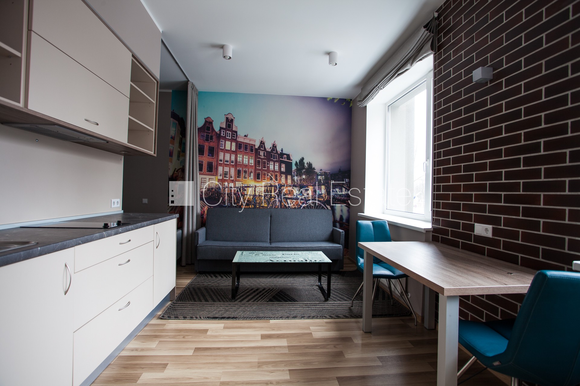 Sludinājumi. Renovēta māja, labiekārtota apzaļumota teritorija, ieeja no pagalma, kāpņu telpa pēc kapitālā Cena: 560 EUR/mēn Foto #2