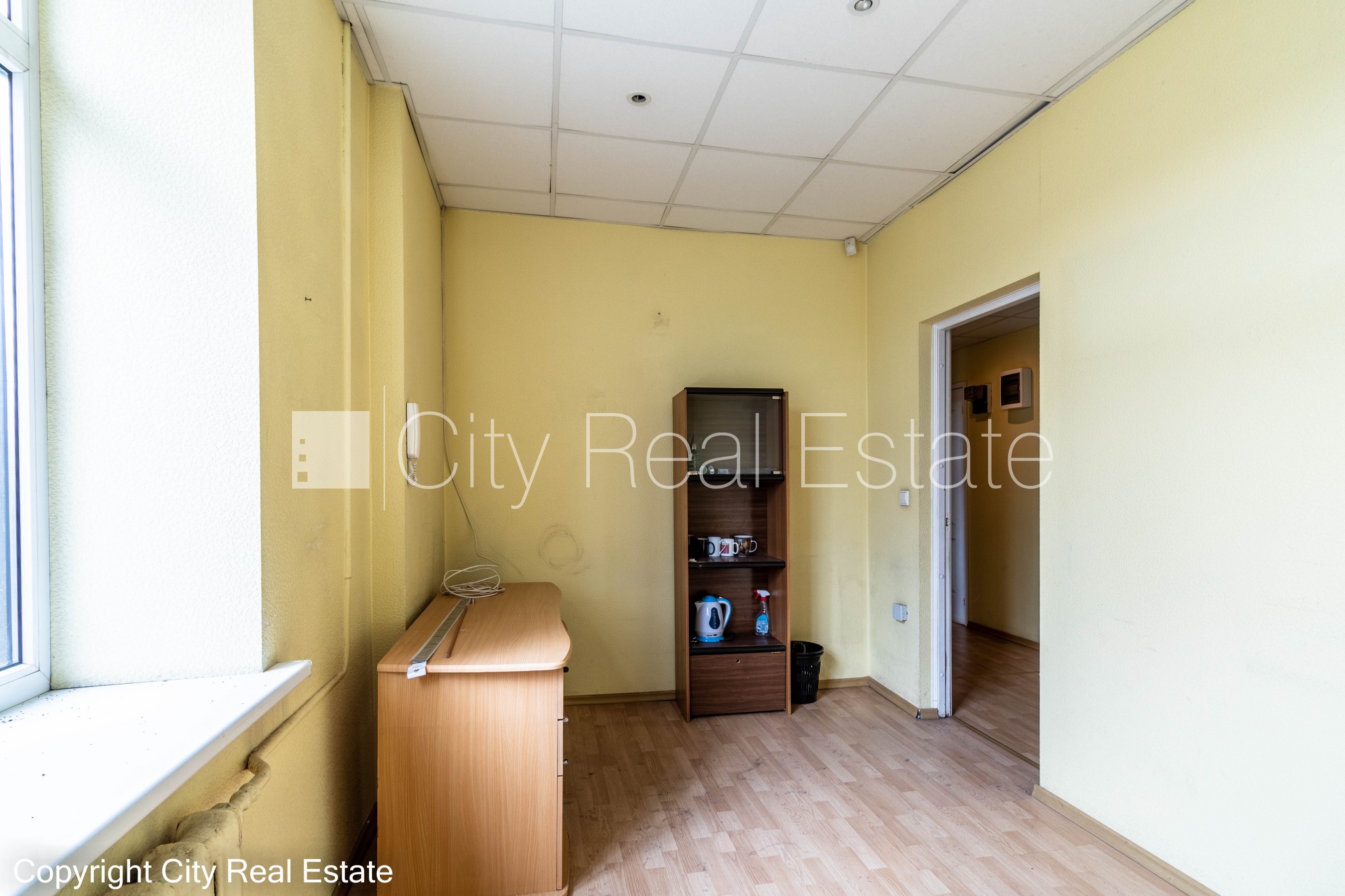 Sludinājumi. Pagalma ēka, slēgts pagalms, teritorijas iebrauktuves vārti aprīkoti ar automatizētu atvēršanās un Cena: 415 EUR/mēn Foto #6