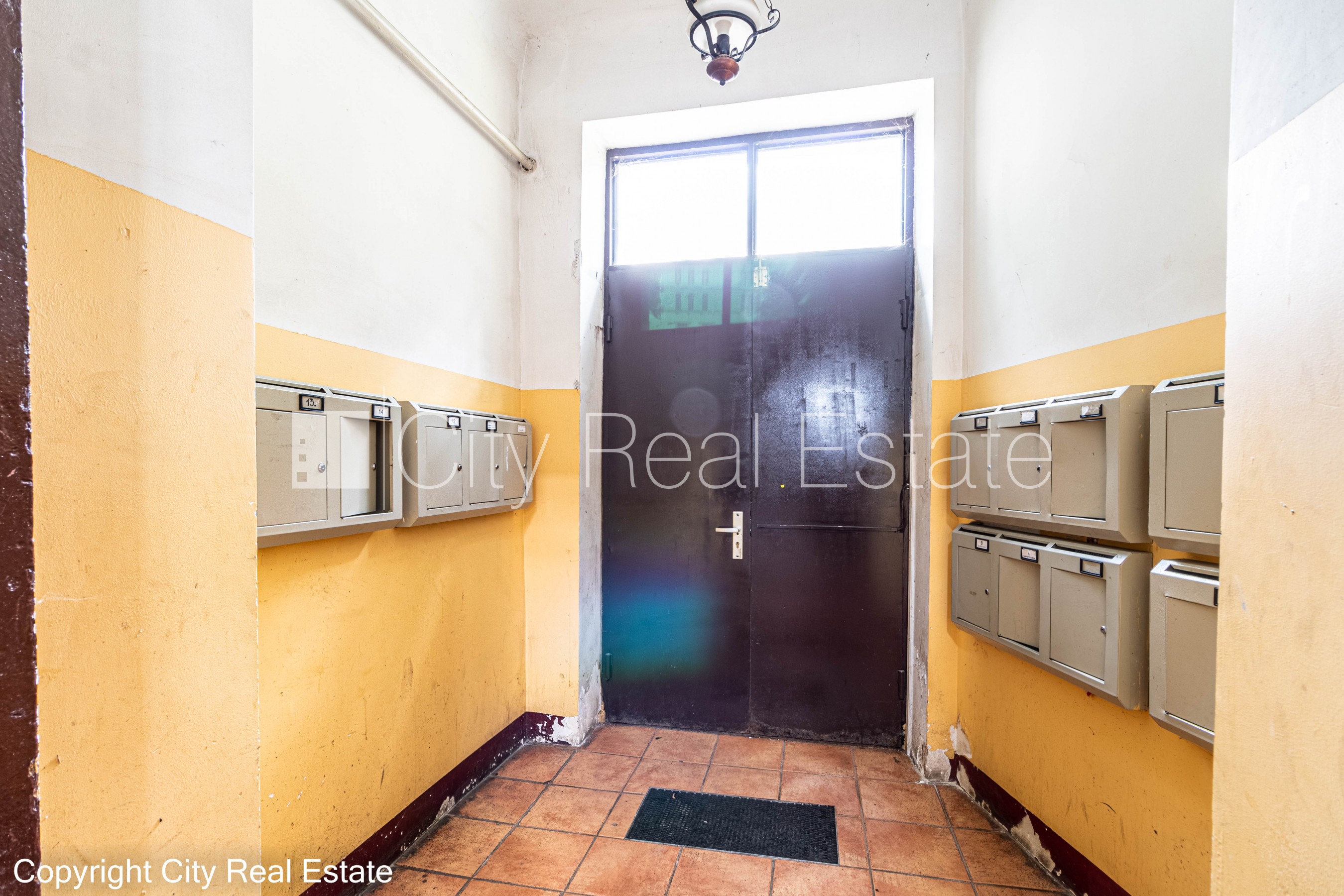 Sludinājumi. Pagalma ēka, slēgts pagalms, teritorijas iebrauktuves vārti aprīkoti ar automatizētu atvēršanās un Cena: 415 EUR/mēn Foto #10