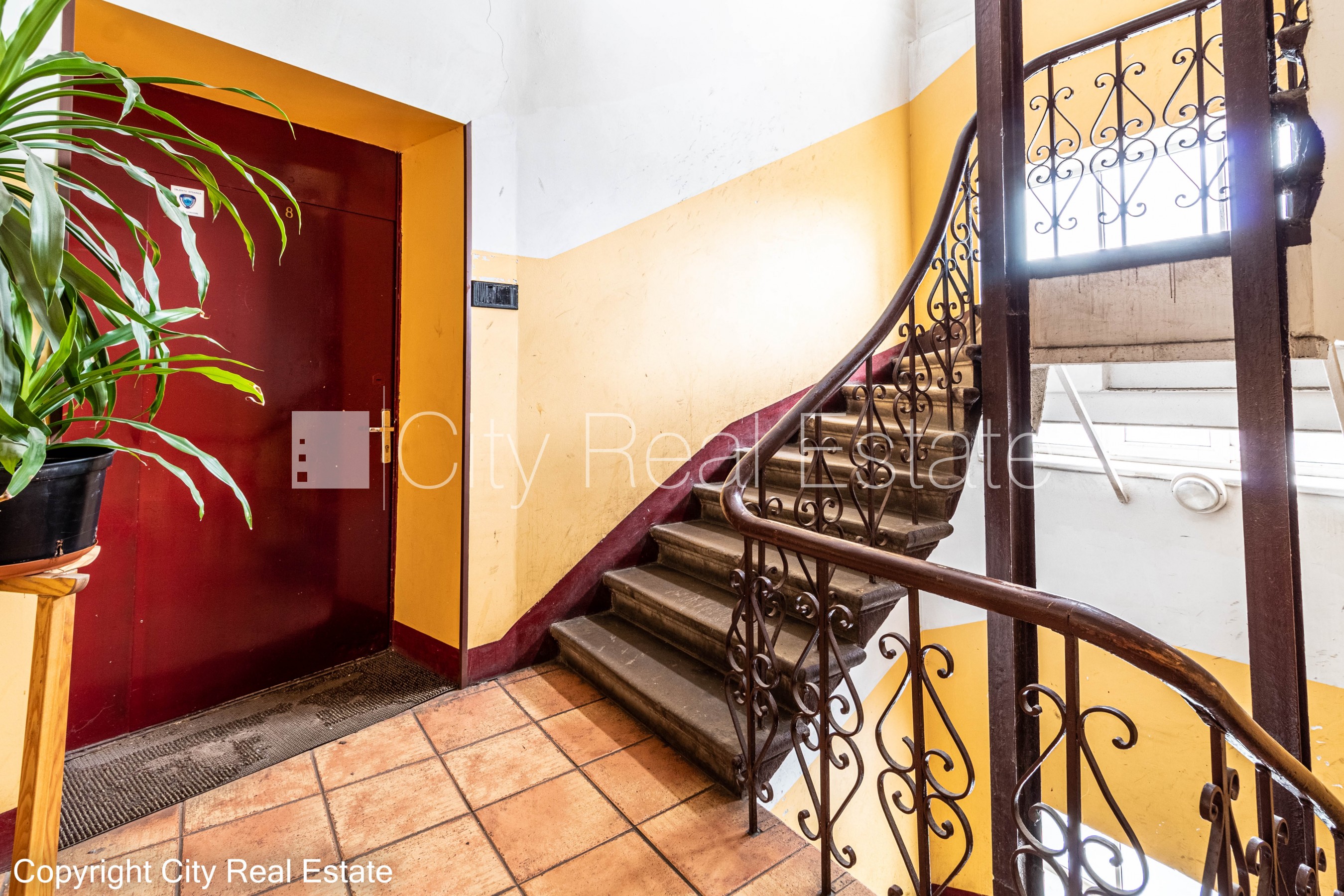 Sludinājumi. Pagalma ēka, slēgts pagalms, teritorijas iebrauktuves vārti aprīkoti ar automatizētu atvēršanās un Cena: 415 EUR/mēn Foto #11