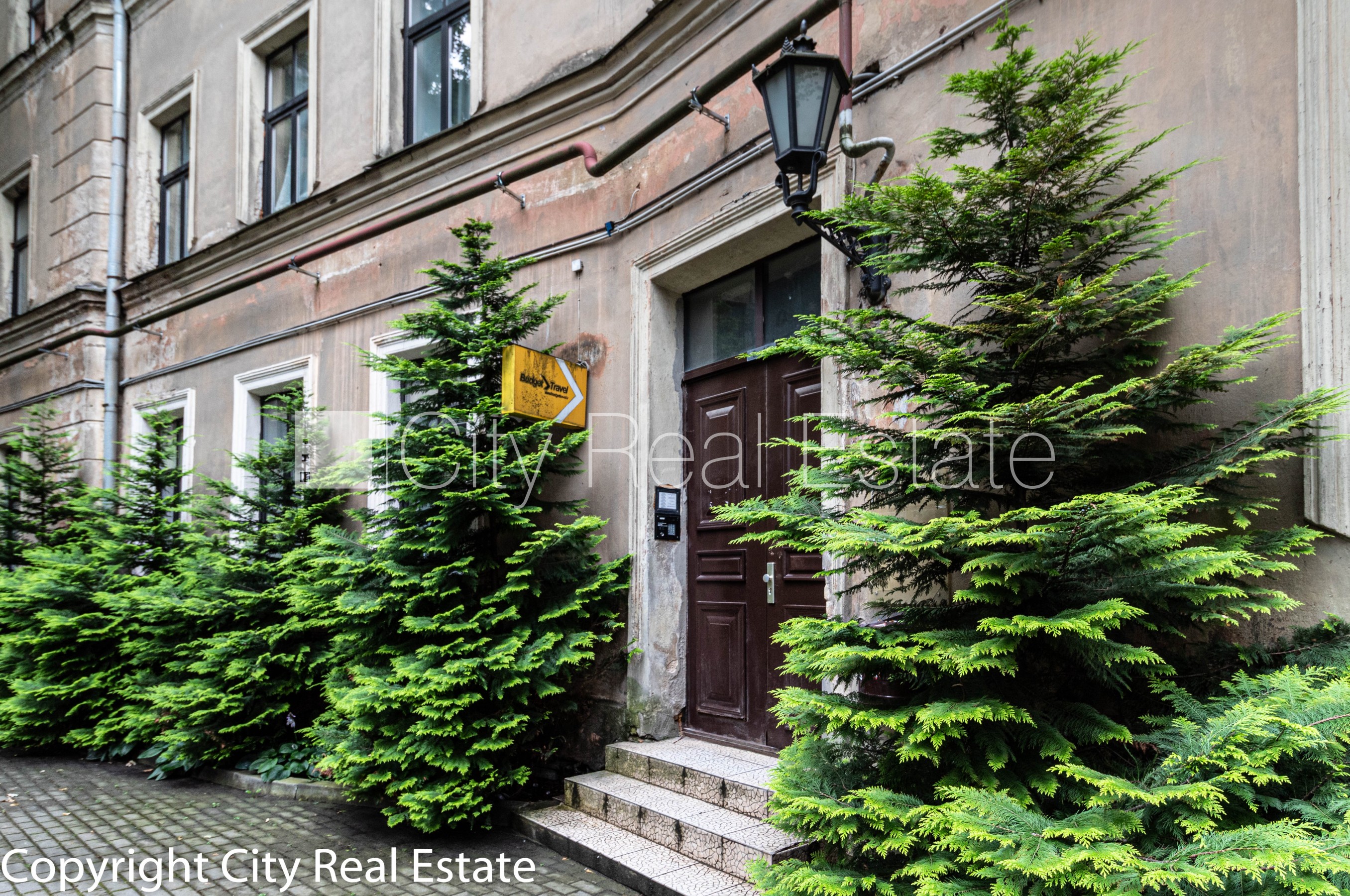 Sludinājumi. Pagalma ēka, slēgts pagalms, teritorijas iebrauktuves vārti aprīkoti ar automatizētu atvēršanās un Cena: 415 EUR/mēn Foto #13