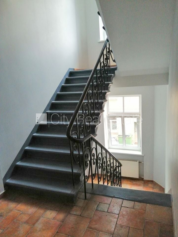 Sludinājumi. Fasādes māja, renovēta māja, slēgts pagalms, ieeja no pagalma, kāpņu telpa pēc kapitālā remonta, Cena: 260 EUR/mēn Foto #14