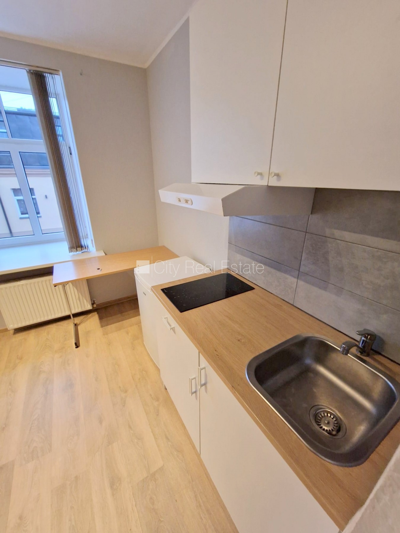 Sludinājumi. Fasādes māja, renovēta māja, slēgts pagalms, ieeja no pagalma, kāpņu telpa pēc kapitālā remonta, Cena: 260 EUR/mēn Foto #8