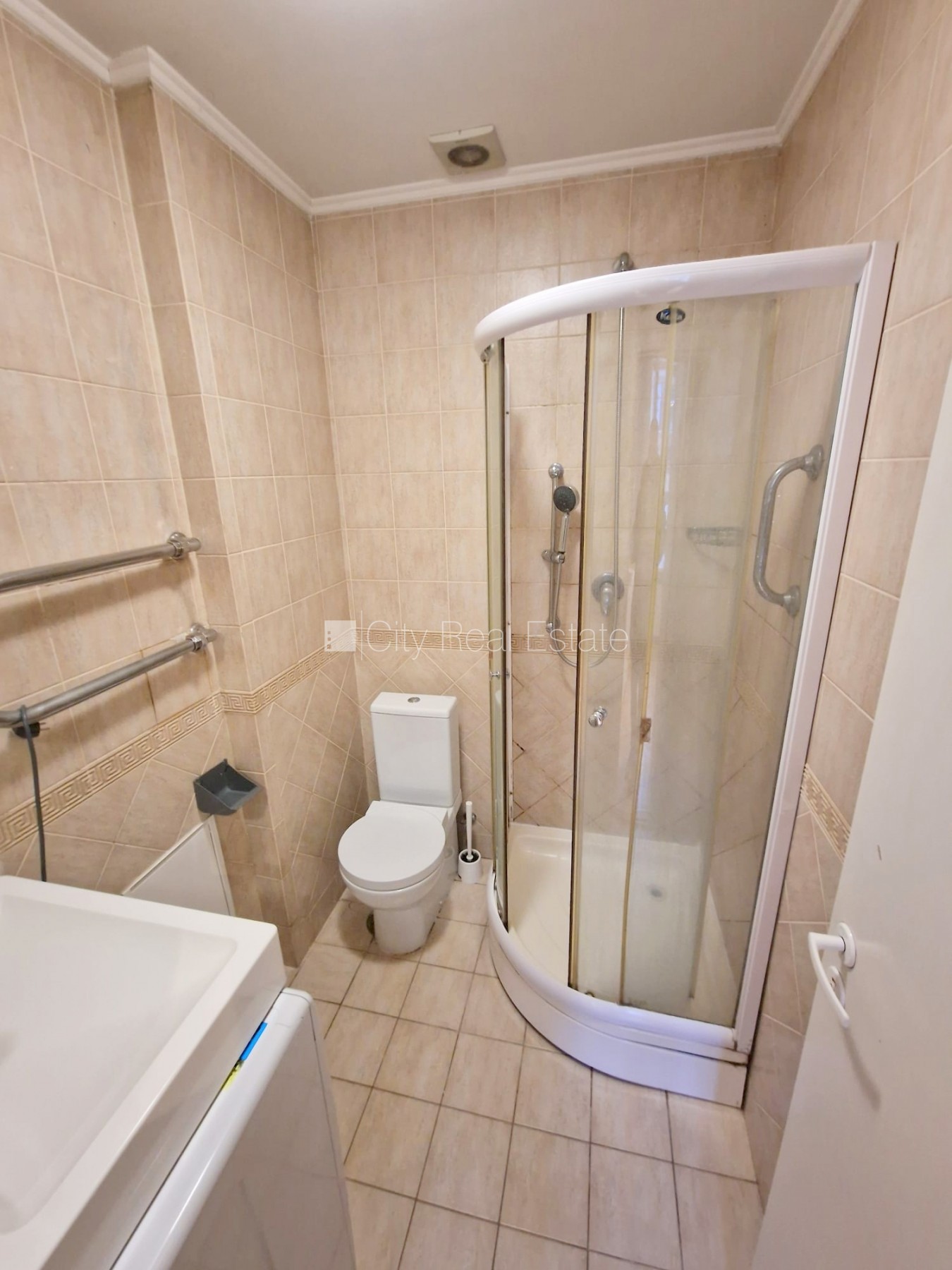 Sludinājumi. Fasādes māja, renovēta māja, slēgts pagalms, ieeja no pagalma, kāpņu telpa pēc kapitālā remonta, Cena: 260 EUR/mēn Foto #11