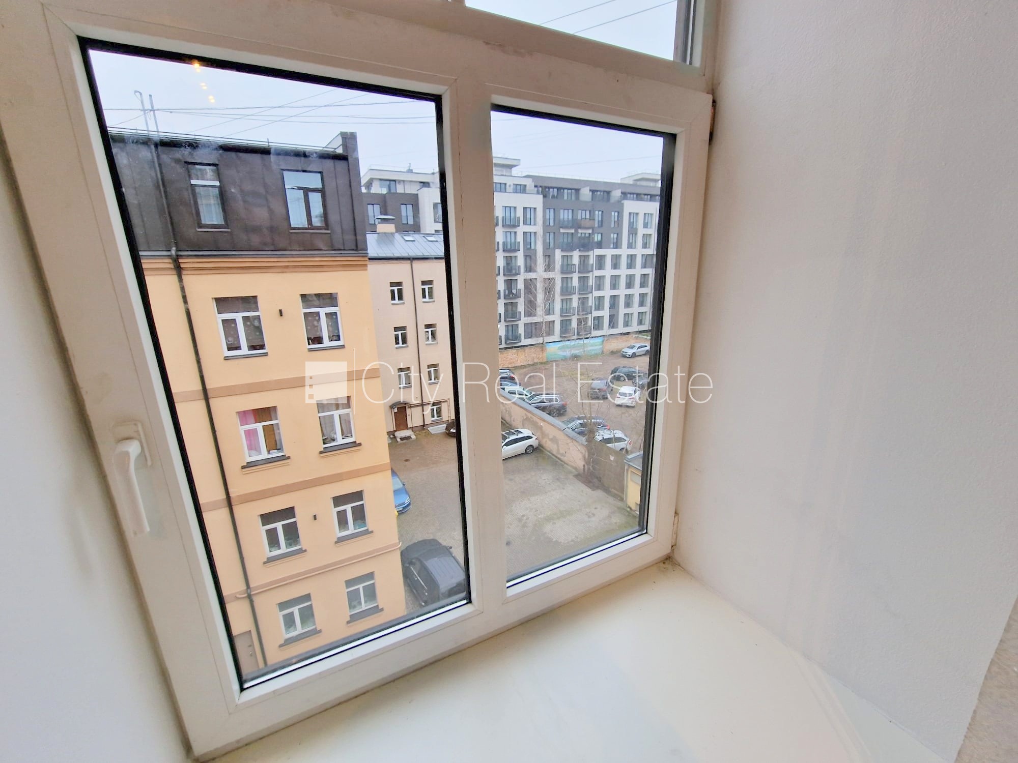 Sludinājumi. Fasādes māja, renovēta māja, slēgts pagalms, ieeja no pagalma, kāpņu telpa pēc kapitālā remonta, Cena: 260 EUR/mēn Foto #9