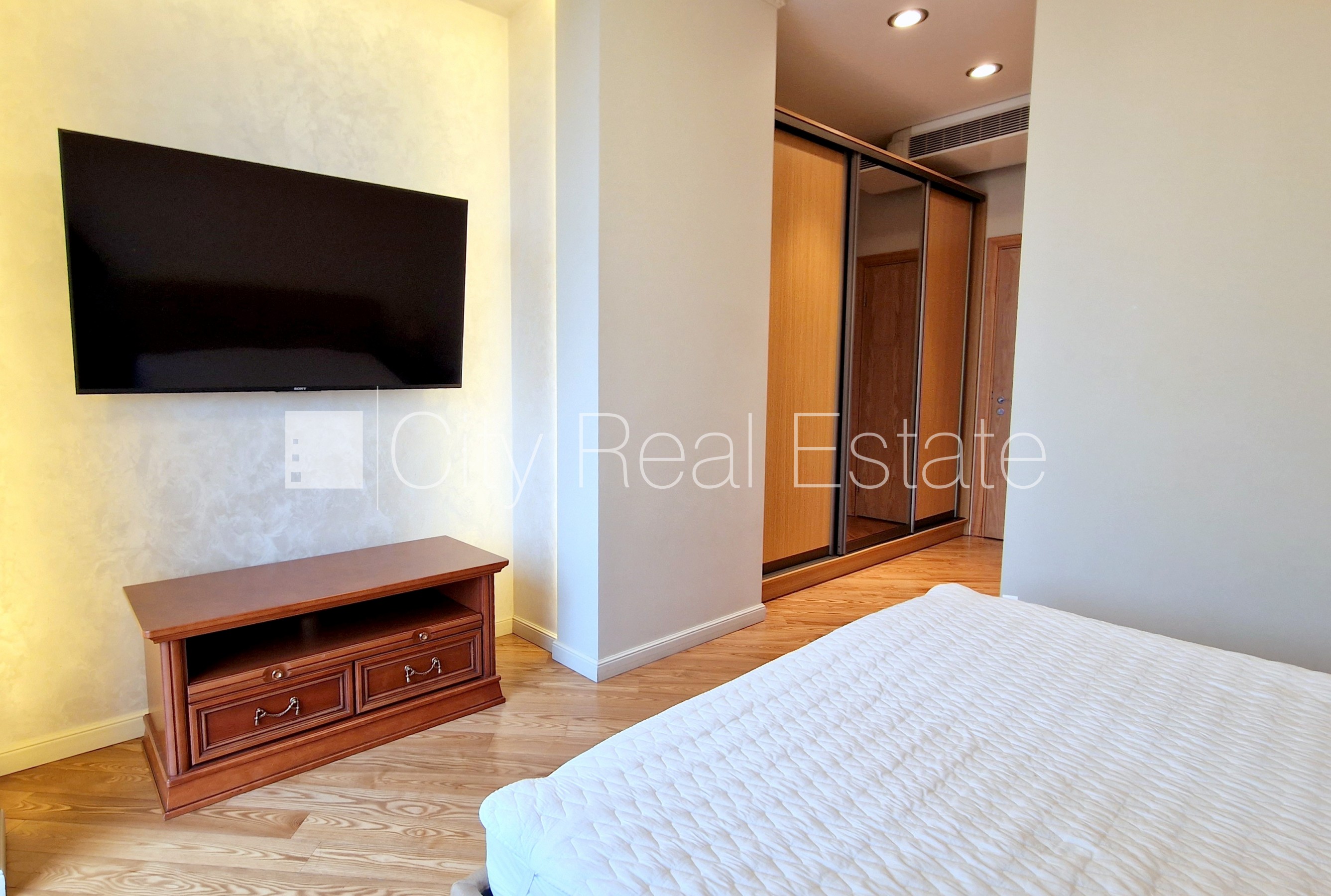 Sludinājumi. Projekts - Centra Nams, jaunceltne, labiekārtota apzaļumota teritorija, slēgts pagalms, vieta Cena: 265000 EUR Foto #13