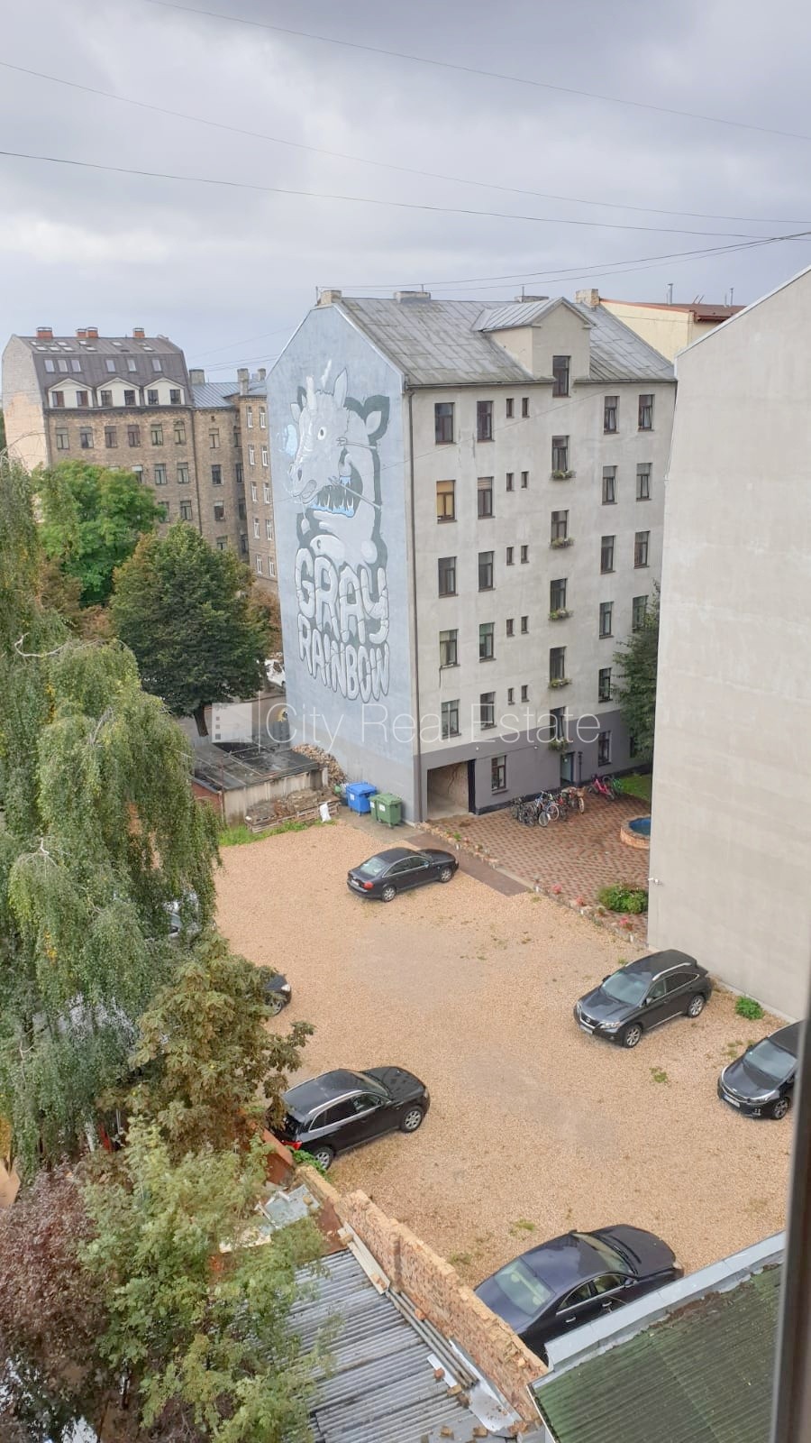 Sludinājumi. Renovēta māja, slēgts pagalms, ieeja no ielas, ir lifts, kāpņu telpa pēc kapitālā remonta, logi Cena: 300 EUR/mēn Foto #5