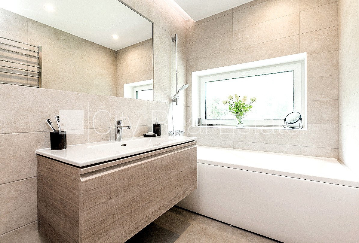 Объявление. Таунхаус, новостройка, благоустроенная озеленённая территория, подъездная дорога покрыта брущаткoй, Цена: 2500 EUR/мес. Foto #12