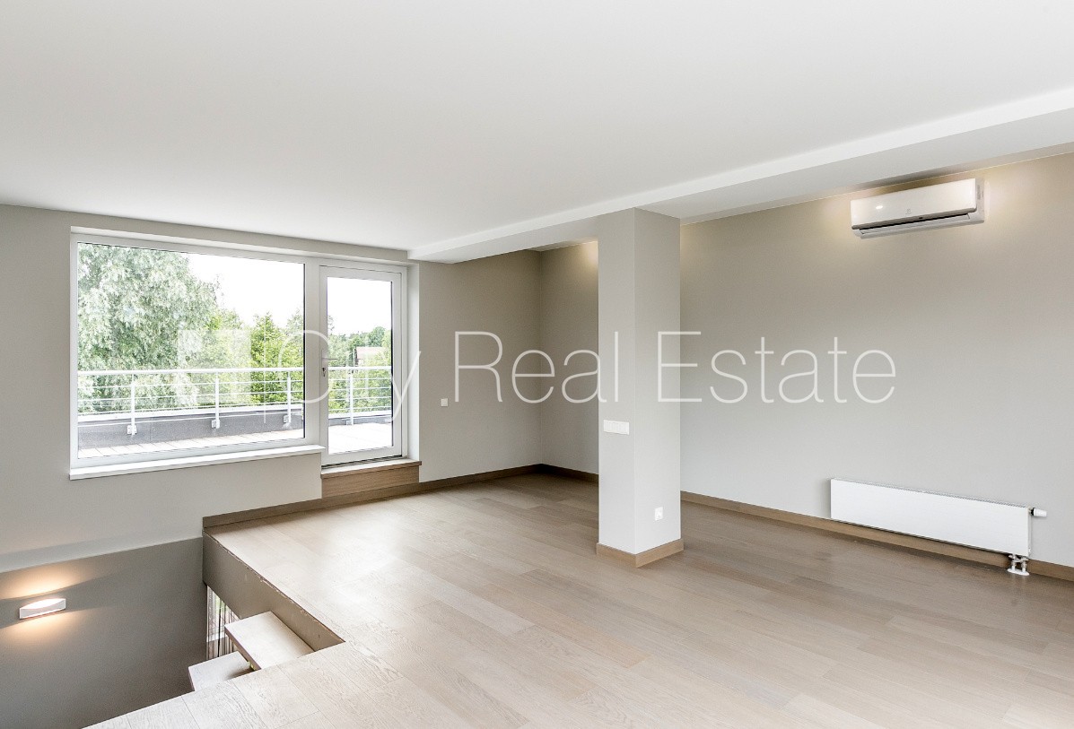 Объявление. Таунхаус, новостройка, благоустроенная озеленённая территория, подъездная дорога покрыта брущаткoй, Цена: 2500 EUR/мес. Foto #16