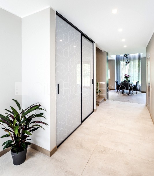 Объявление. Таунхаус, новостройка, благоустроенная озеленённая территория, подъездная дорога покрыта брущаткoй, Цена: 2500 EUR/мес. Foto #6