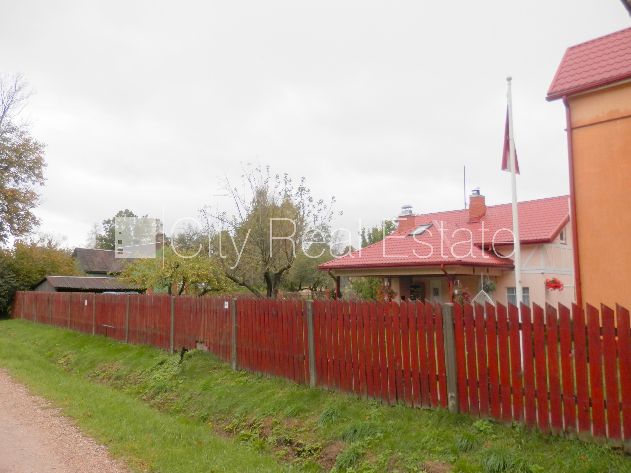 Sludinājumi. Jaunceltne, labiekārtota apzaļumota teritorija, slēgta teritorija, teritorijas iebrauktuves vārti Cena: 299000 EUR Foto #14