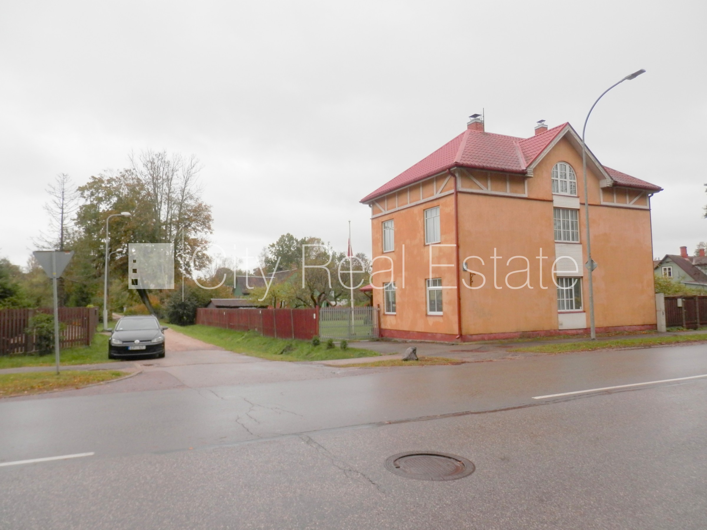 Sludinājumi. Jaunceltne, labiekārtota apzaļumota teritorija, slēgta teritorija, teritorijas iebrauktuves vārti Cena: 299000 EUR Foto #4