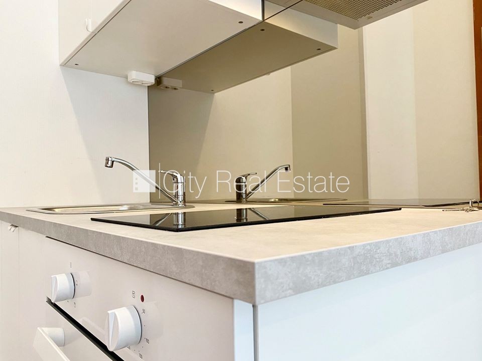 Объявление. Фасадный дом, реновированный дом, вход с улицы, лифт, лестничная клетка после капитального ремонта, Цена: 320 EUR/мес. Foto #6