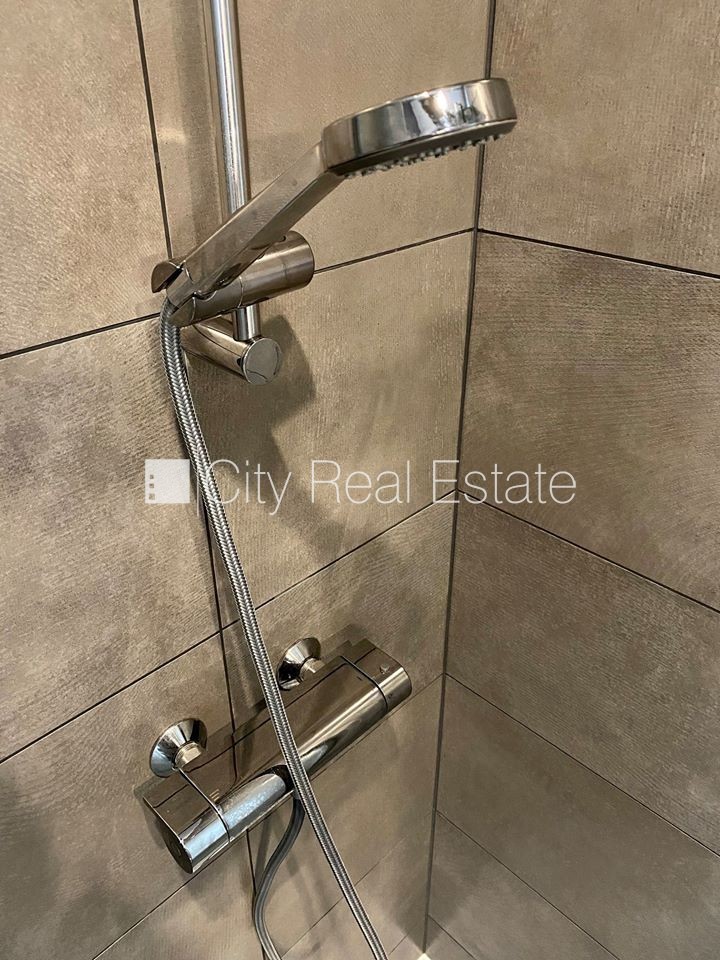 Объявление. Фасадный дом, реновированный дом, вход с улицы, лифт, лестничная клетка после капитального ремонта, Цена: 320 EUR/мес. Foto #11