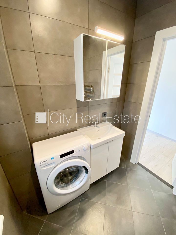 Объявление. Фасадный дом, реновированный дом, вход с улицы, лифт, лестничная клетка после капитального ремонта, Цена: 320 EUR/мес. Foto #12