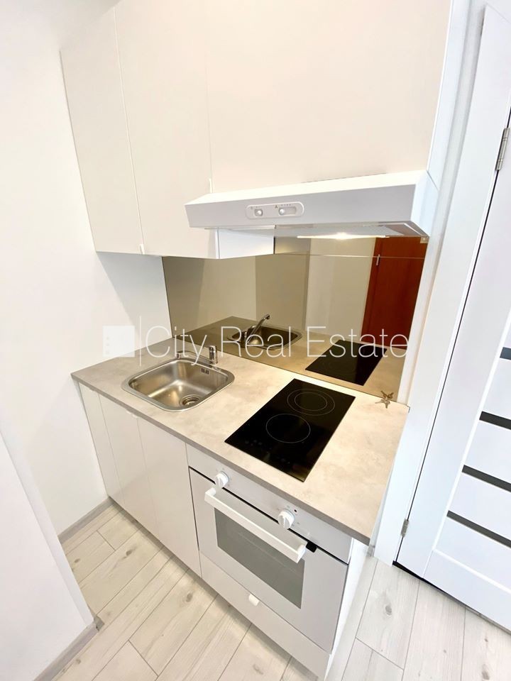 Объявление. Фасадный дом, реновированный дом, вход с улицы, лифт, лестничная клетка после капитального ремонта, Цена: 320 EUR/мес. Foto #4