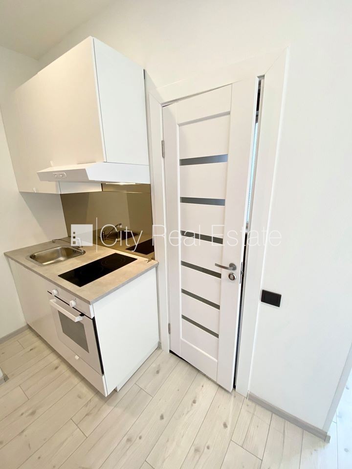 Объявление. Фасадный дом, реновированный дом, вход с улицы, лифт, лестничная клетка после капитального ремонта, Цена: 320 EUR/мес. Foto #5