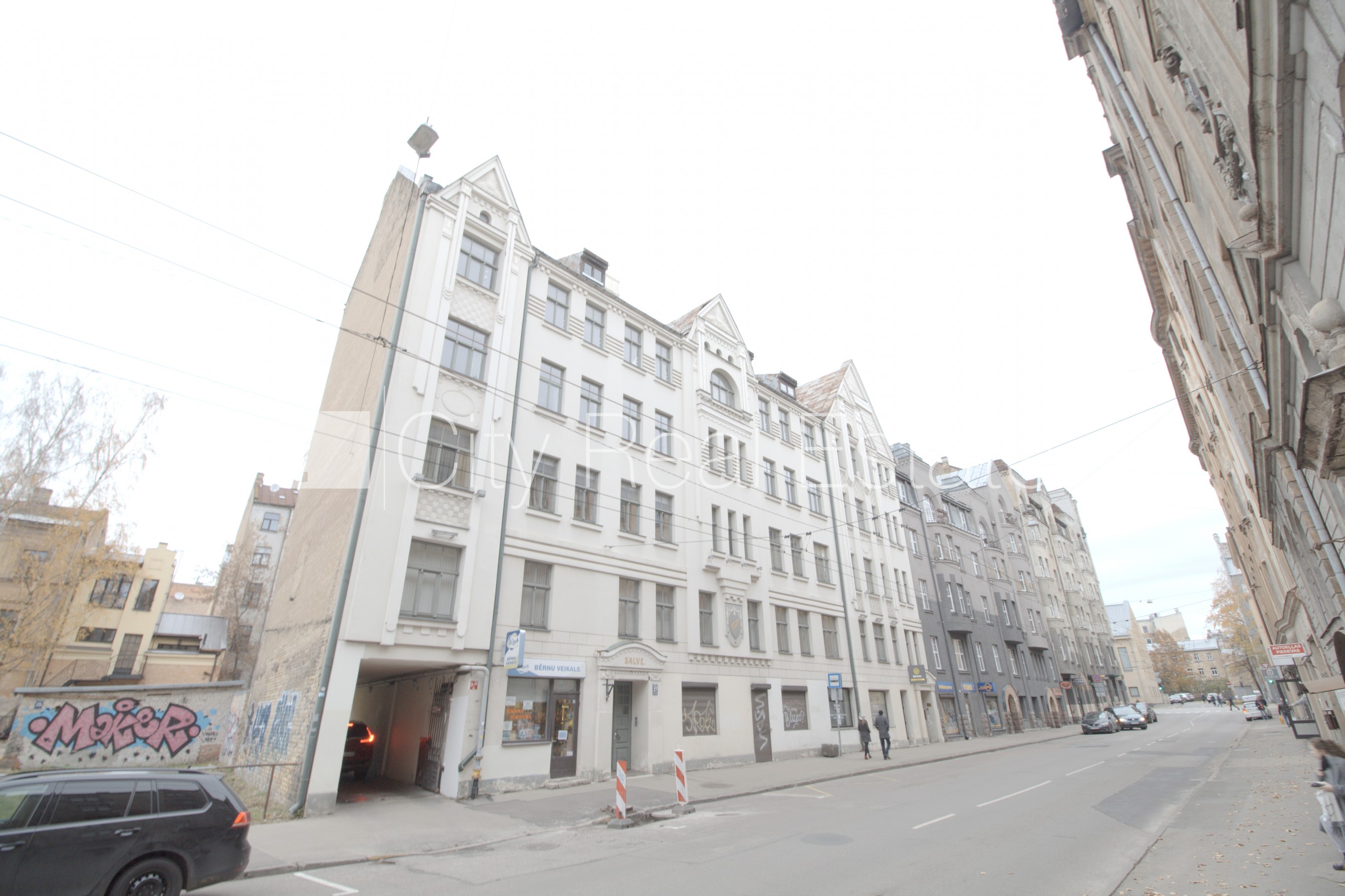 Sludinājumi. Fasādes māja, renovēta māja, ieeja no ielas, kāpņu telpa pēc kapitālā remonta, logi vērsti uz Cena: 400 EUR/mēn Foto #15