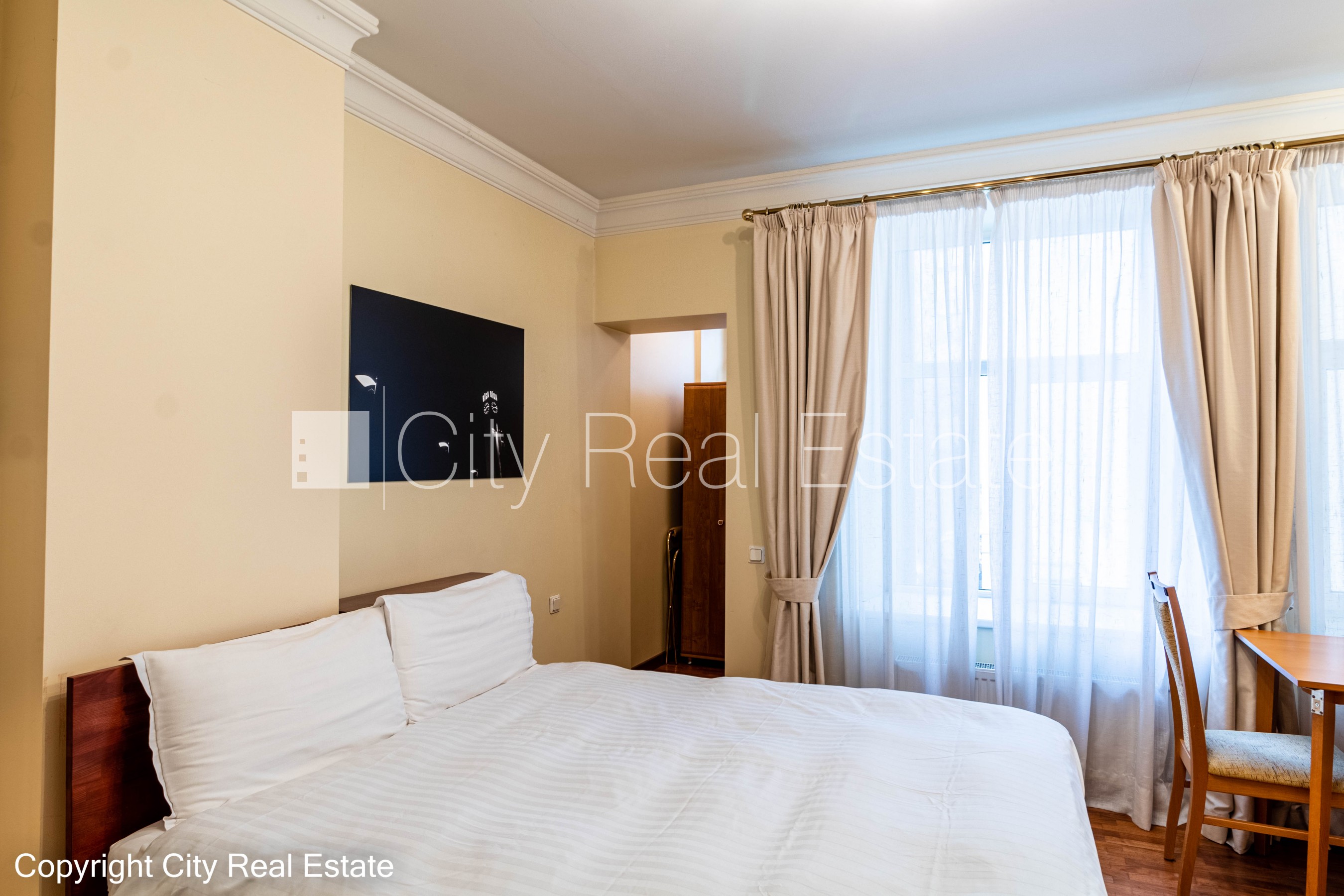 Sludinājumi. Fasādes māja, renovēta māja, ieeja no ielas, kāpņu telpa pēc kapitālā remonta, logi vērsti uz Cena: 400 EUR/mēn Foto #3