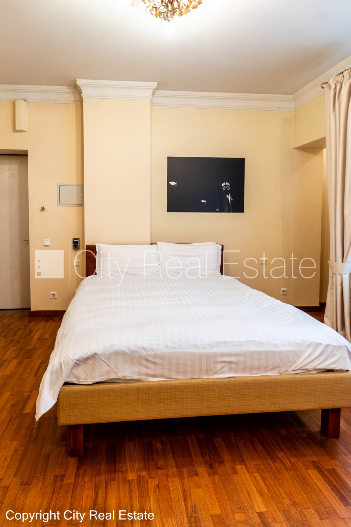 Sludinājumi. Fasādes māja, renovēta māja, ieeja no ielas, kāpņu telpa pēc kapitālā remonta, logi vērsti uz Cena: 400 EUR/mēn Foto #9