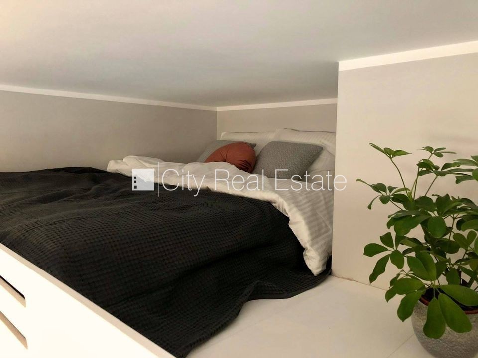 Sludinājumi. Fasādes māja, renovēta māja, slēgts pagalms, ieeja no ielas, kāpņu telpa pēc kapitālā remonta, logi Cena: 300 EUR/mēn Foto #6